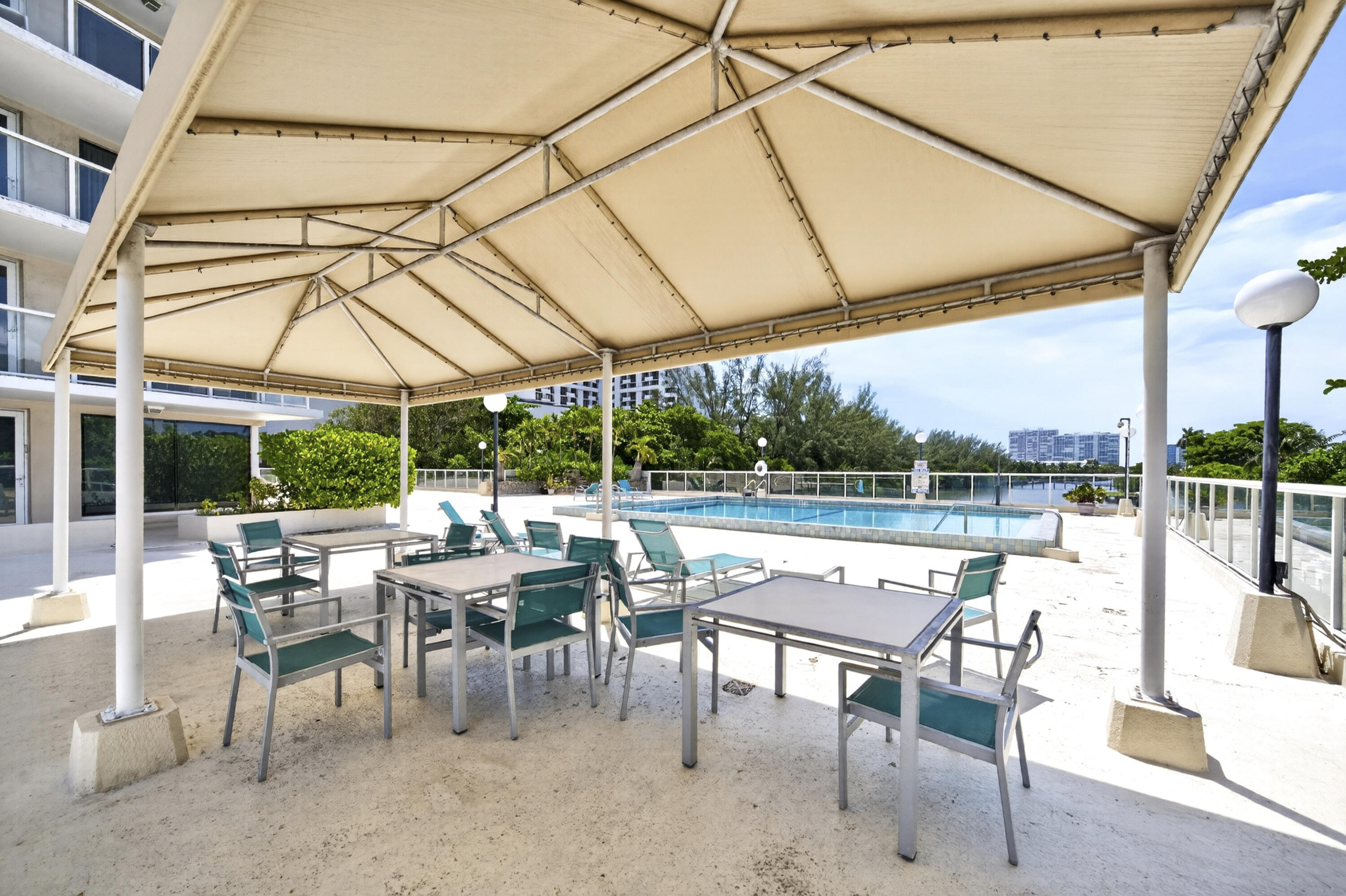 3000 Holiday Dr #502 Fort Lauderdale, FL 33316