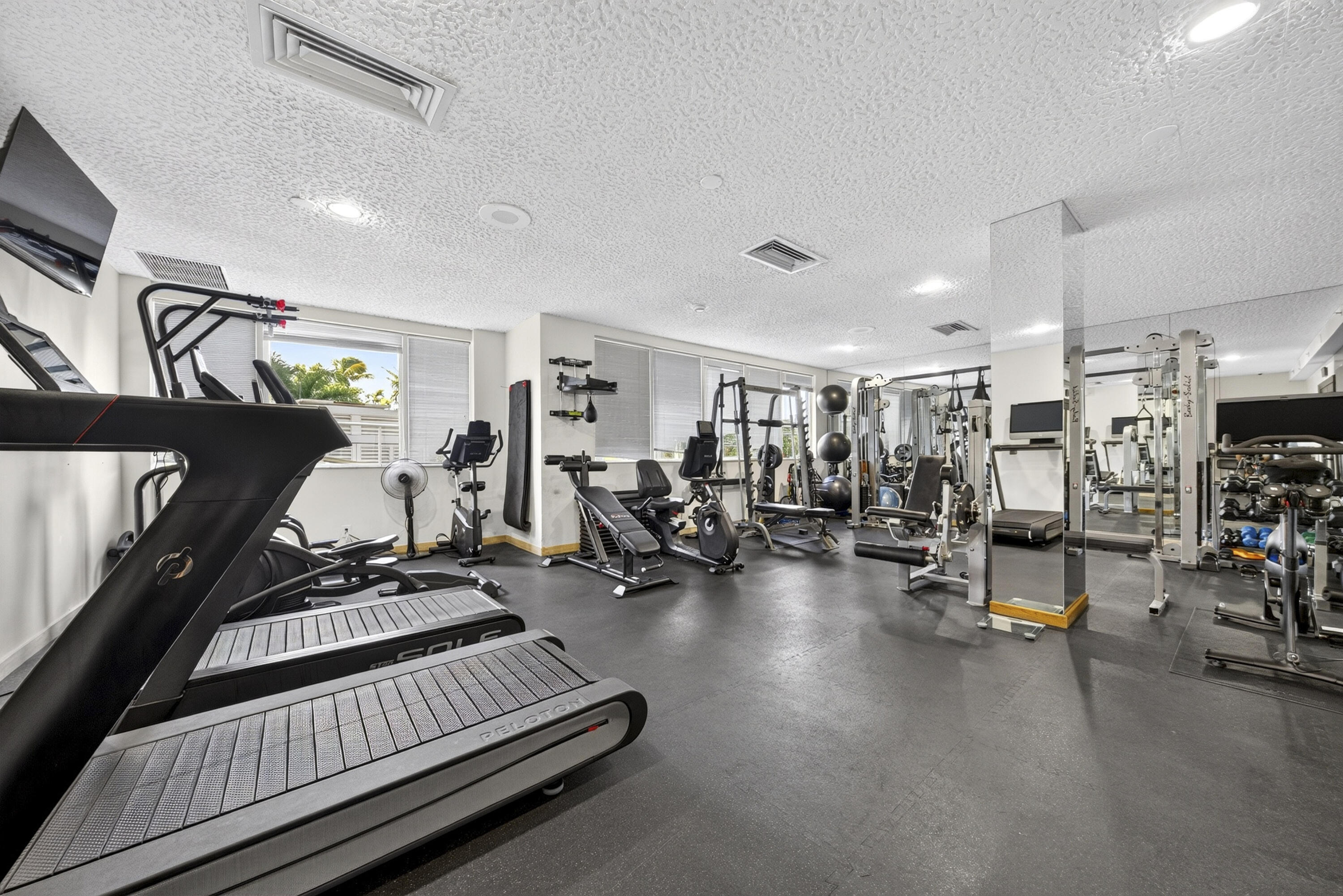 3000 Holiday Dr #502 Fort Lauderdale, FL 33316