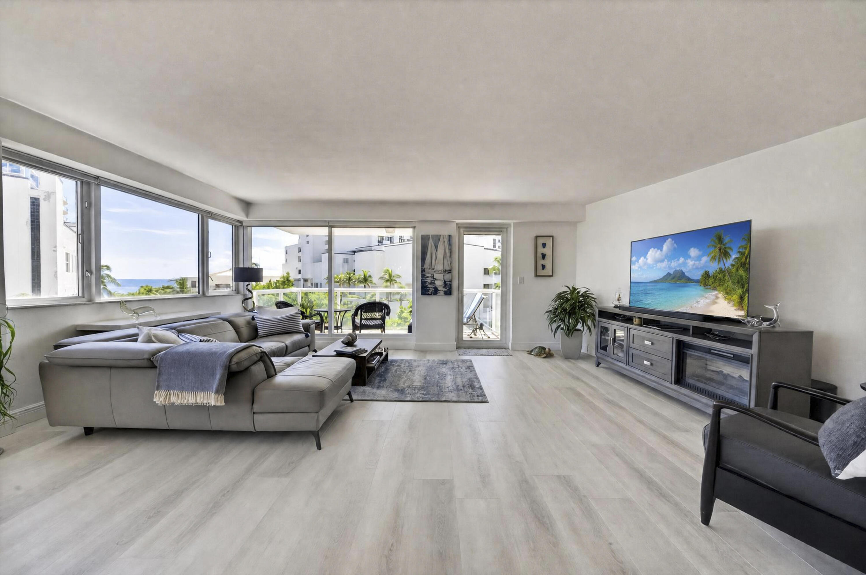 3000 Holiday Dr #502 Fort Lauderdale, FL 33316