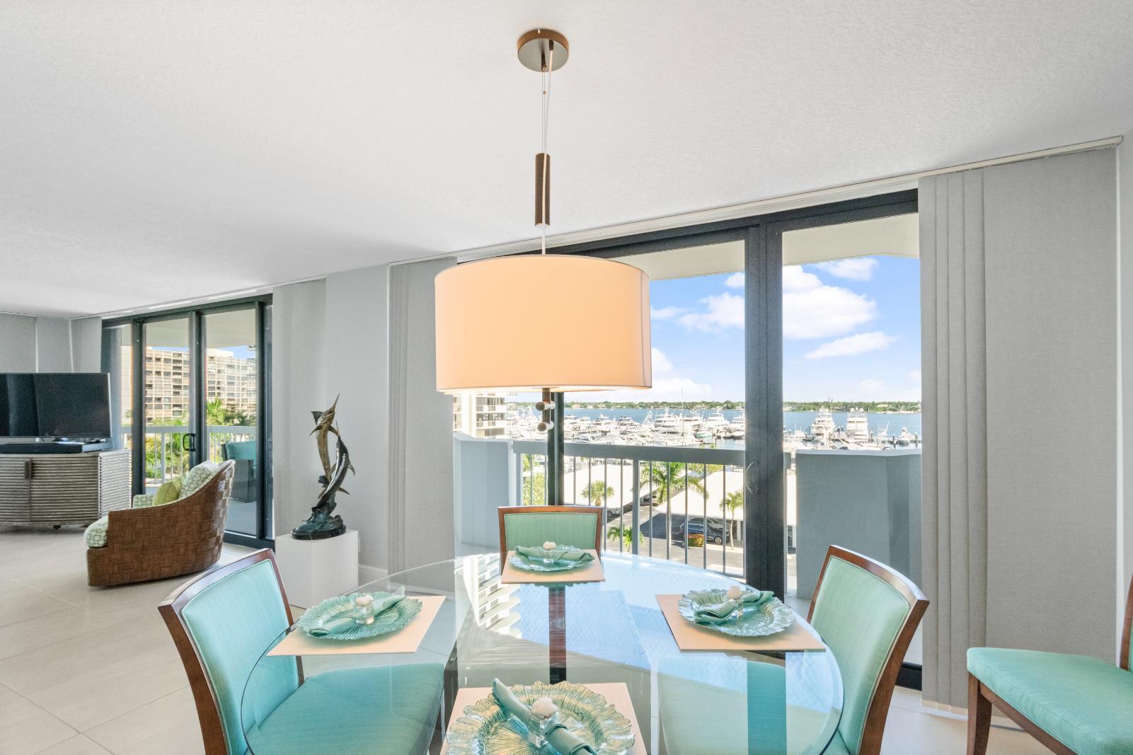 115 Lakeshore Dr #549