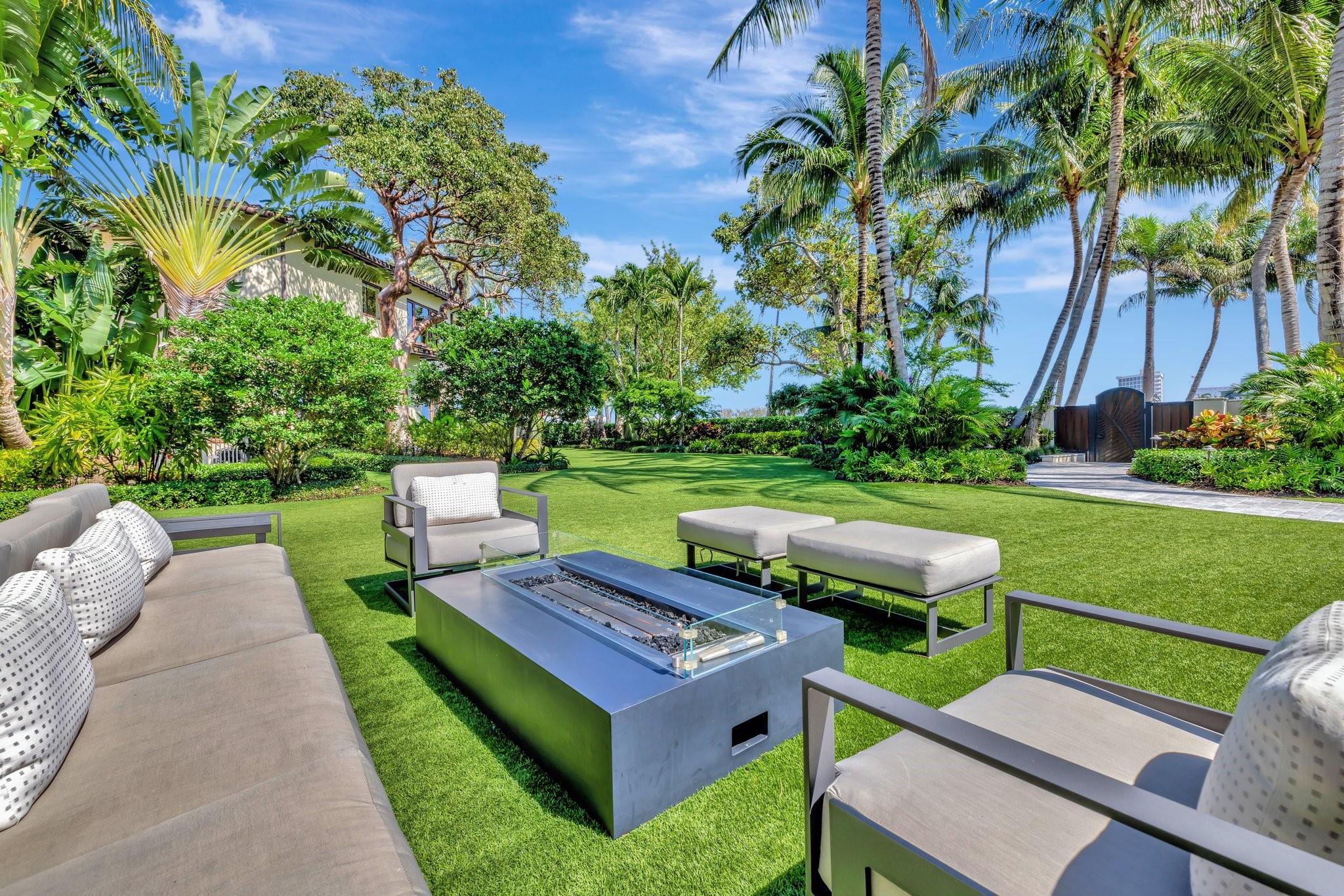 815 Idlewyld Dr Fort Lauderdale, FL 33301 815 Idlewyld Dr Fort Lauderdale, FL 33301