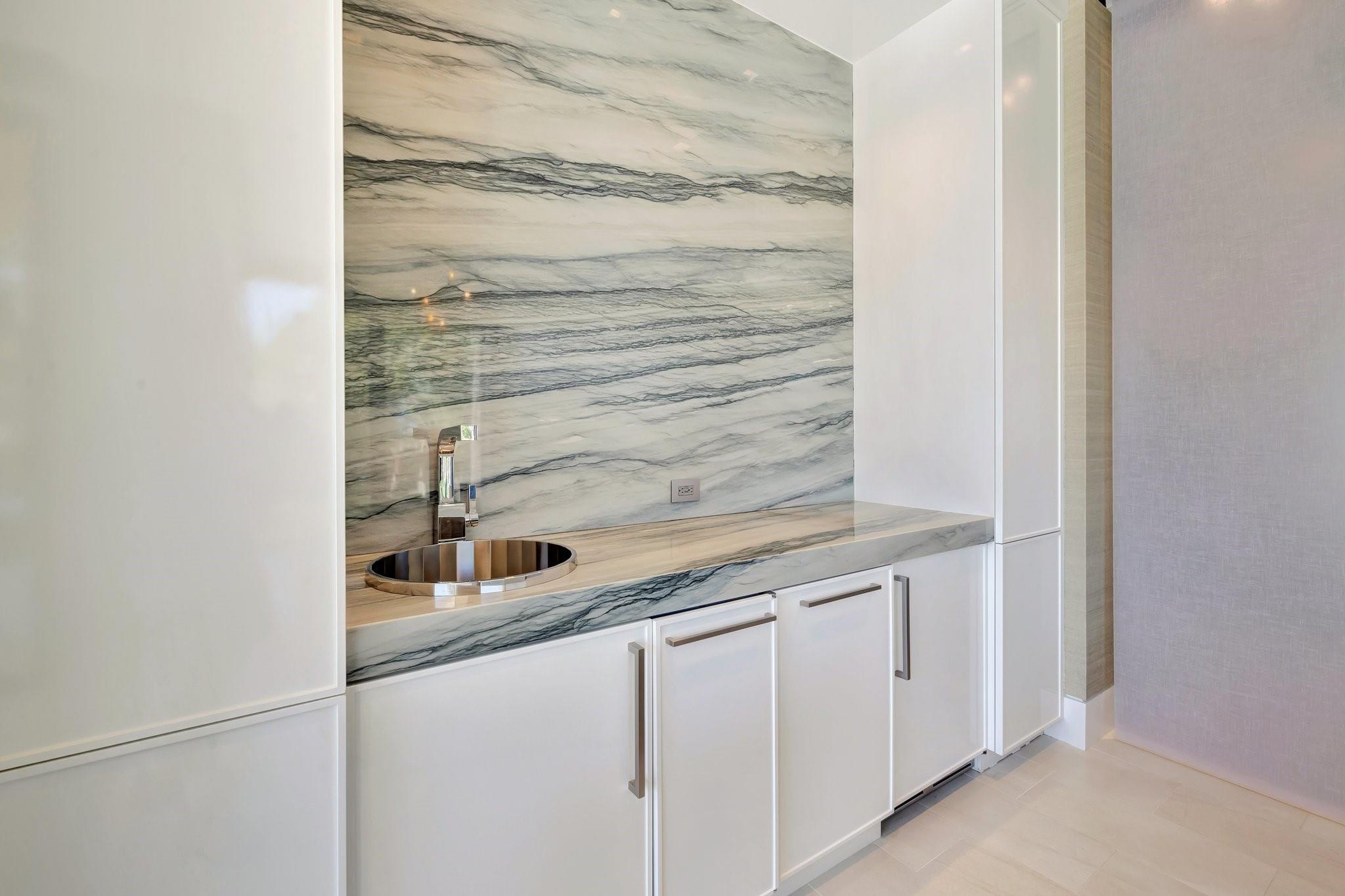 815 Idlewyld Dr Fort Lauderdale, FL 33301 815 Idlewyld Dr Fort Lauderdale, FL 33301