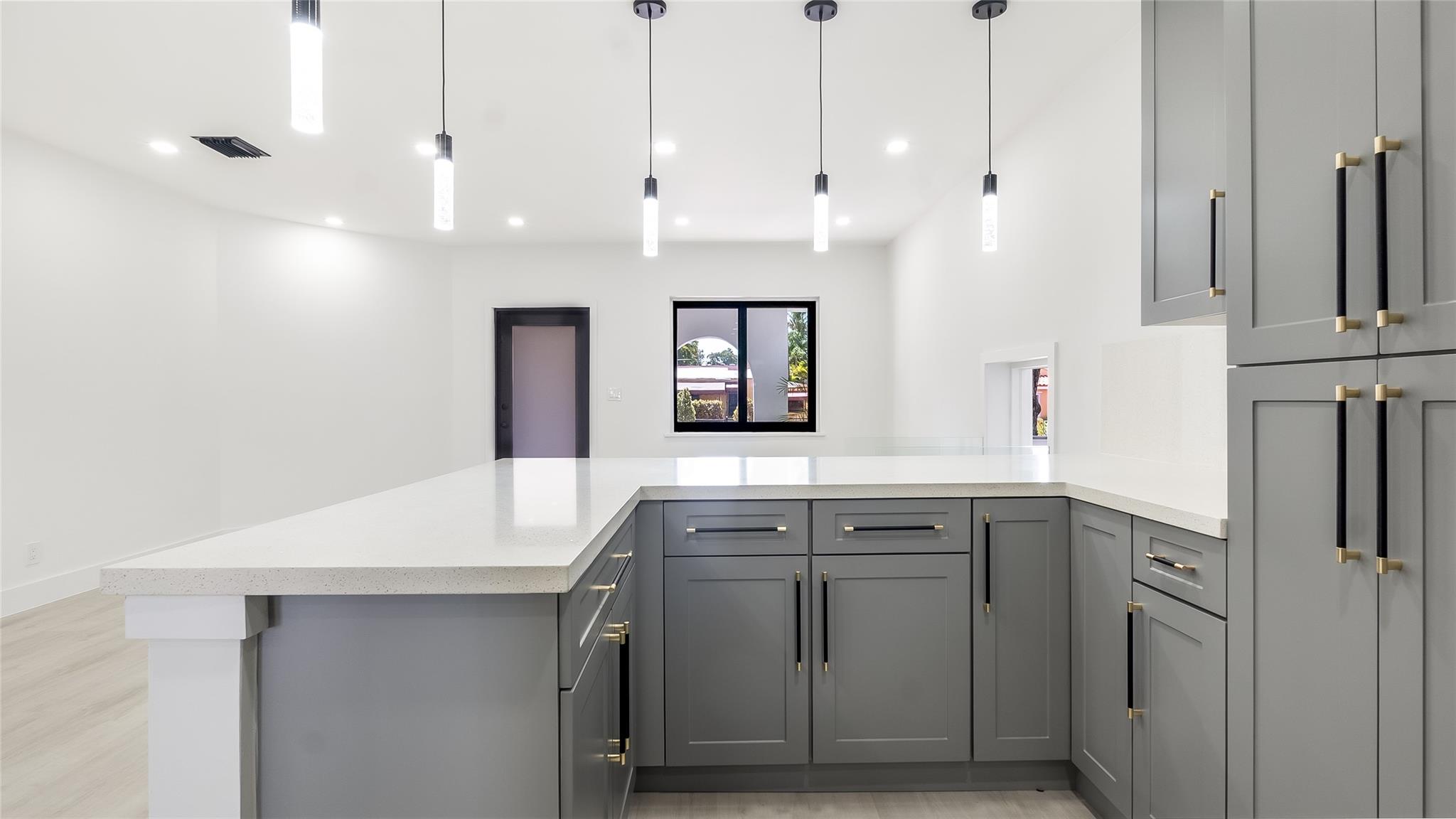 2271 SW 19th Ter,Miami, FL 33145