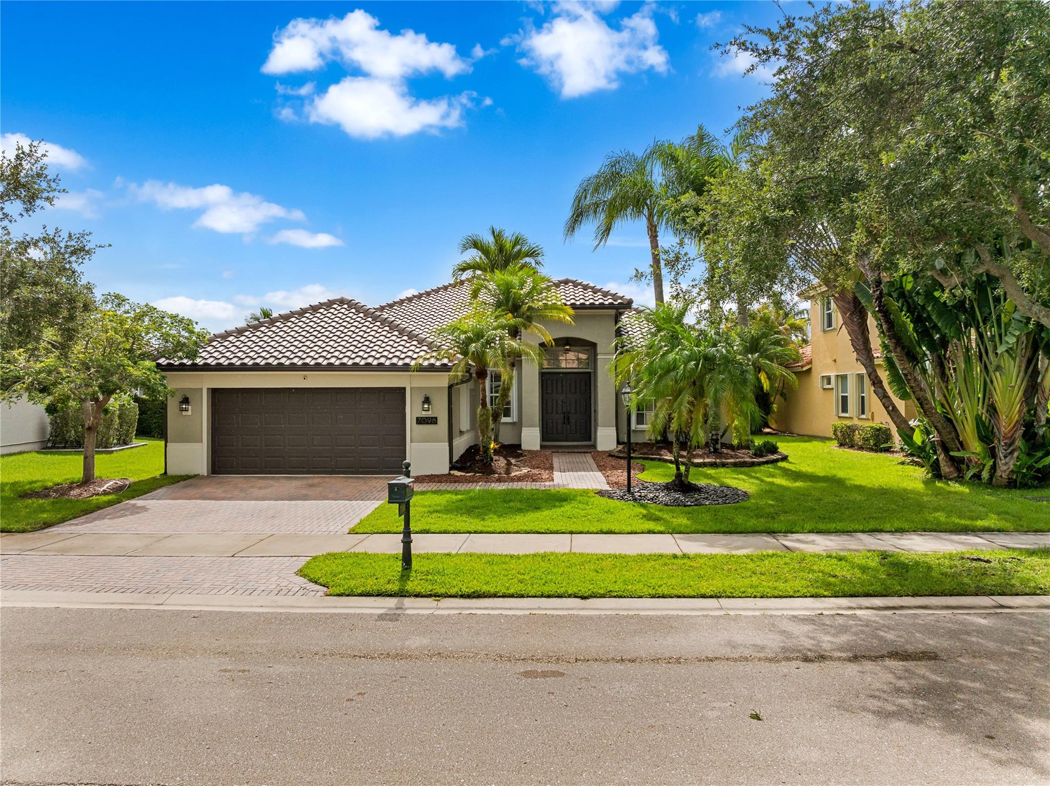 7098 NW 111th Ter