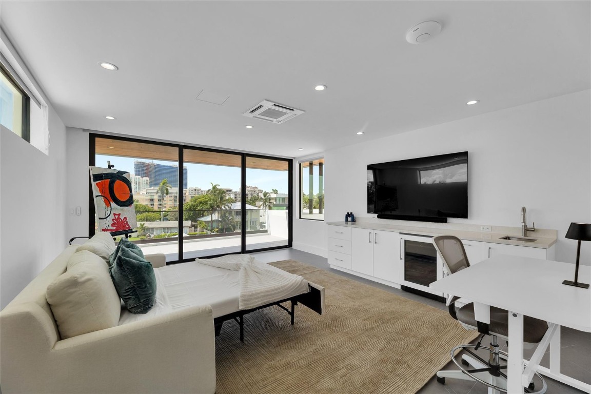 1730 SE 13th Fort Lauderdale, FL 33316