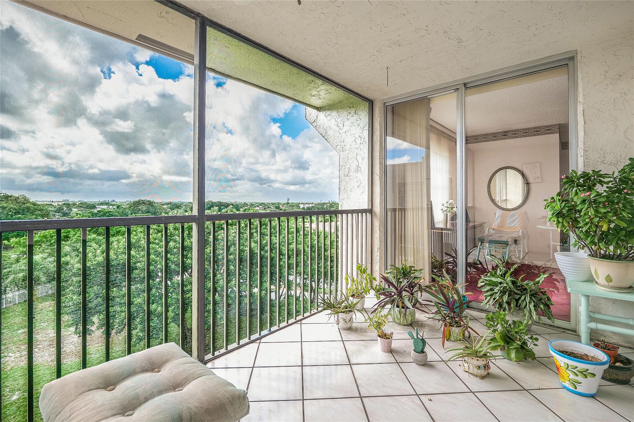 3910 Inverrary Blvd #805-B