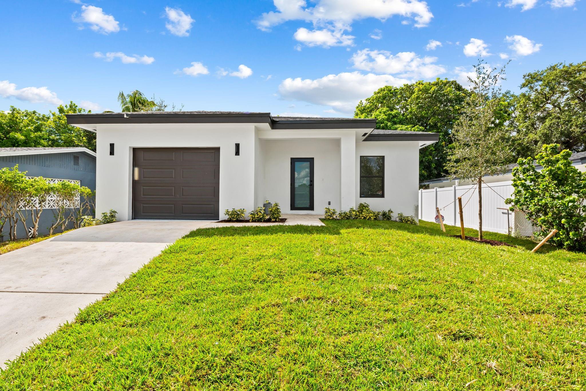 2810 NW 7th St