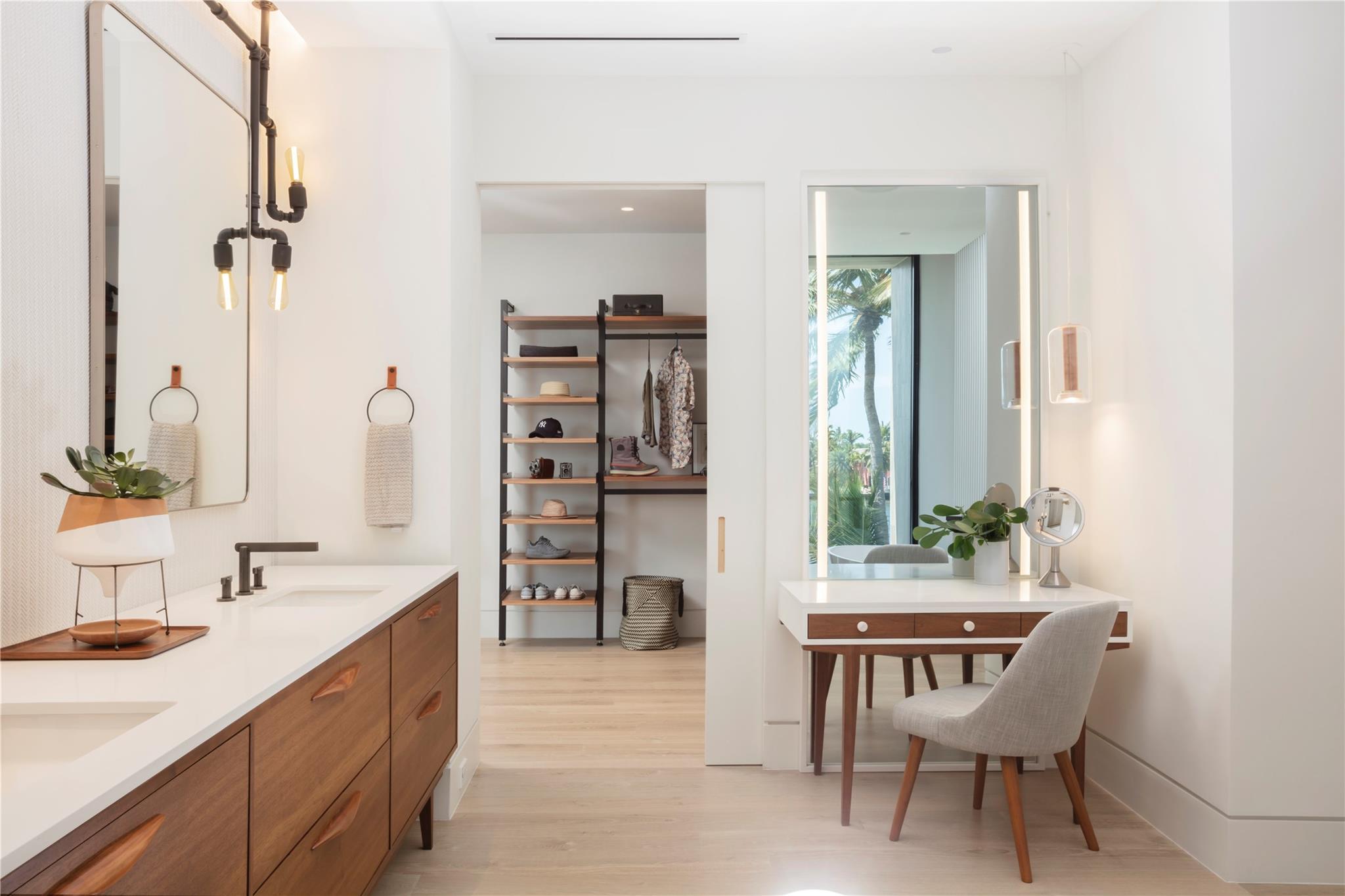 516 Mola Ave Fort Lauderdale, FL 33301