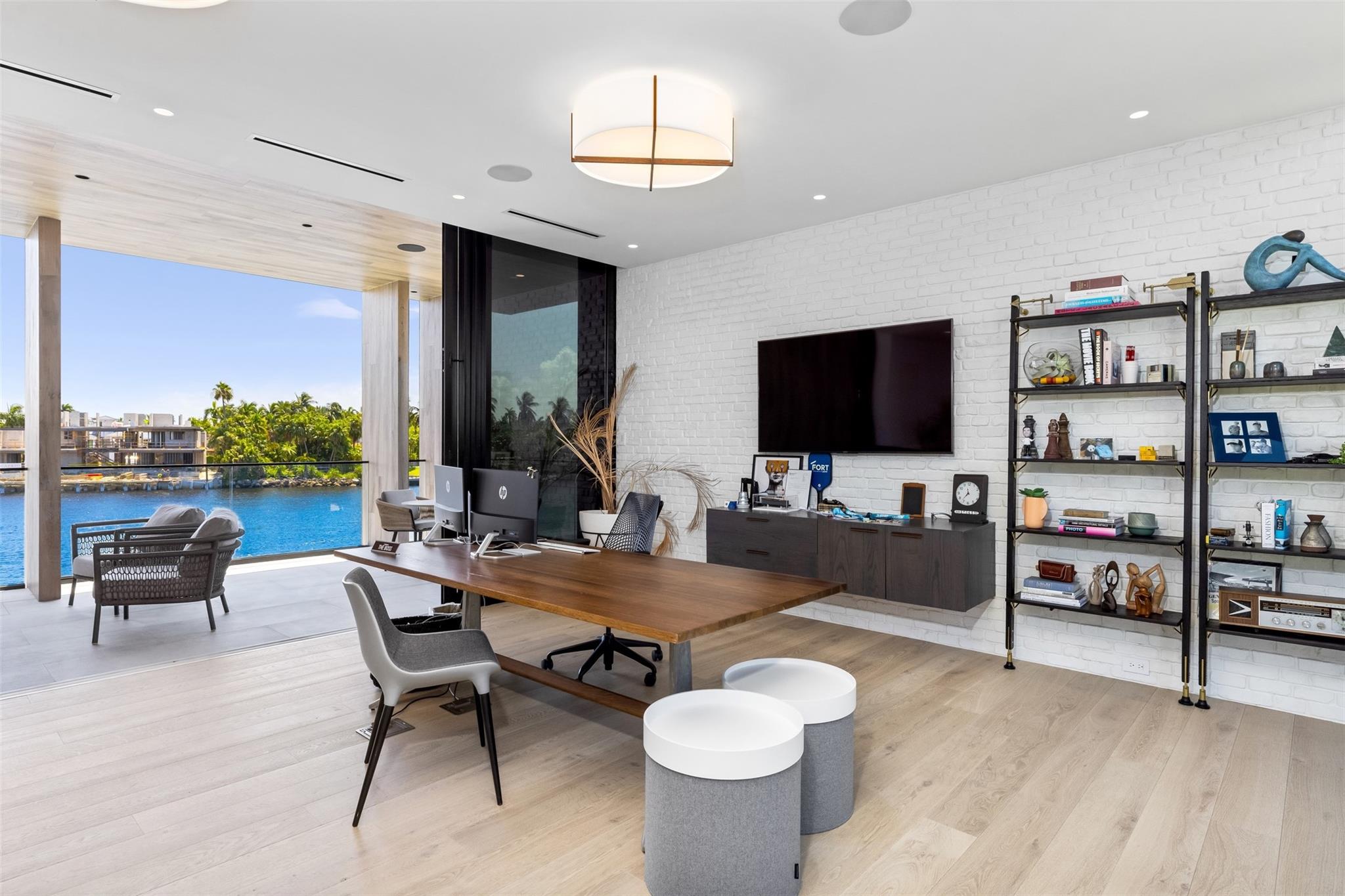 516 Mola Ave Fort Lauderdale, FL 33301