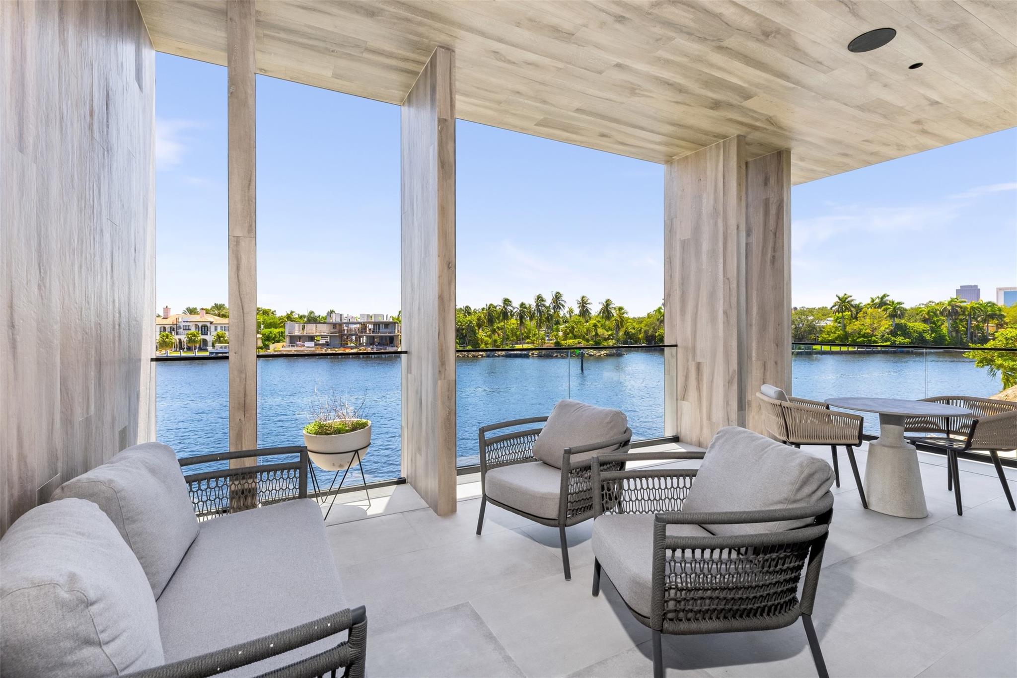 516 Mola Ave Fort Lauderdale, FL 33301