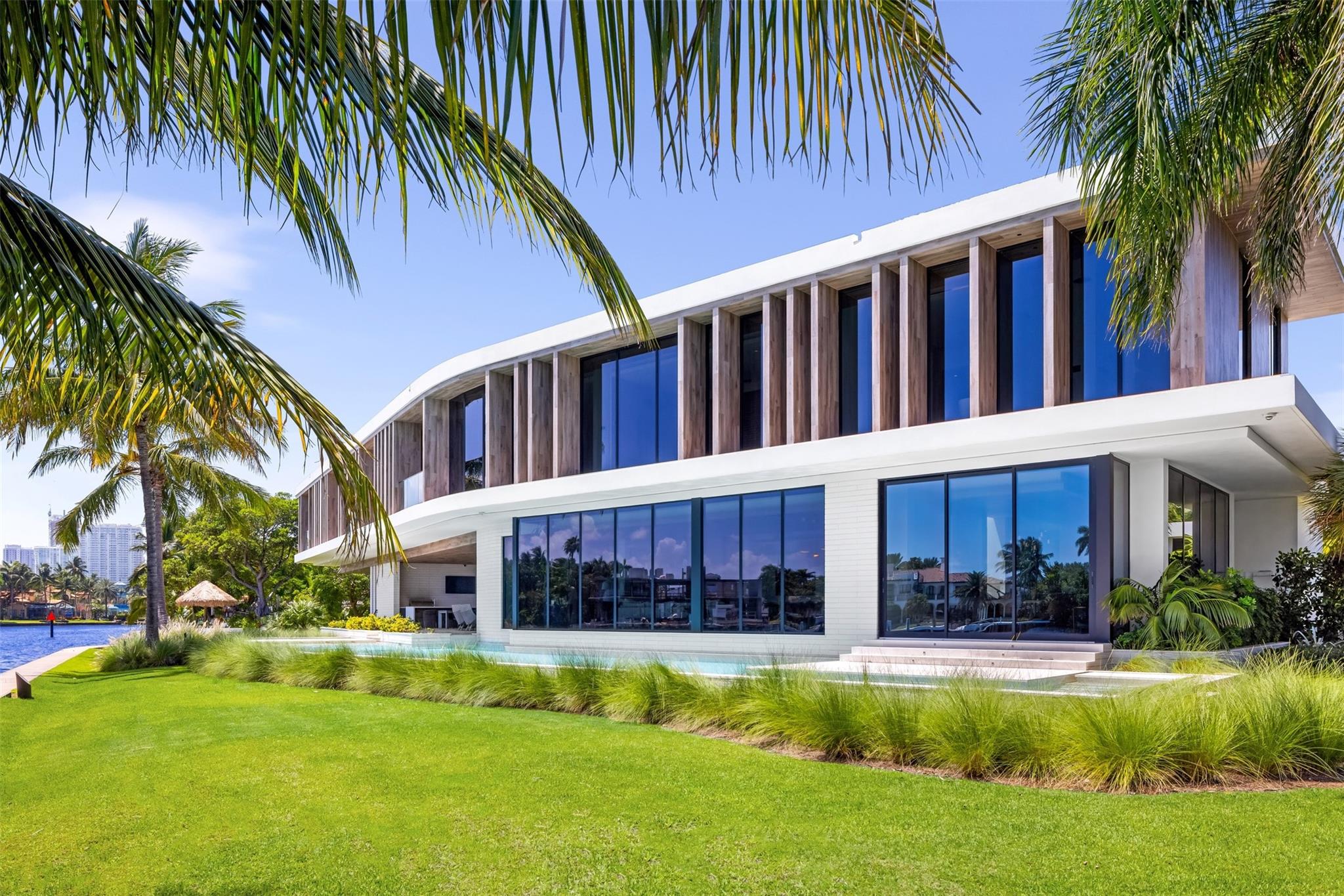 516 Mola Ave Fort Lauderdale, FL 33301