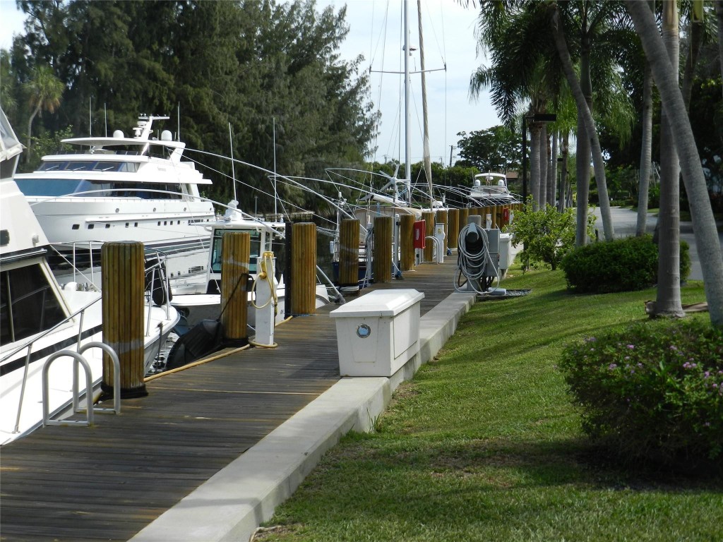 6307 Bay Clb Dr #2 Fort Lauderdale, FL 33308