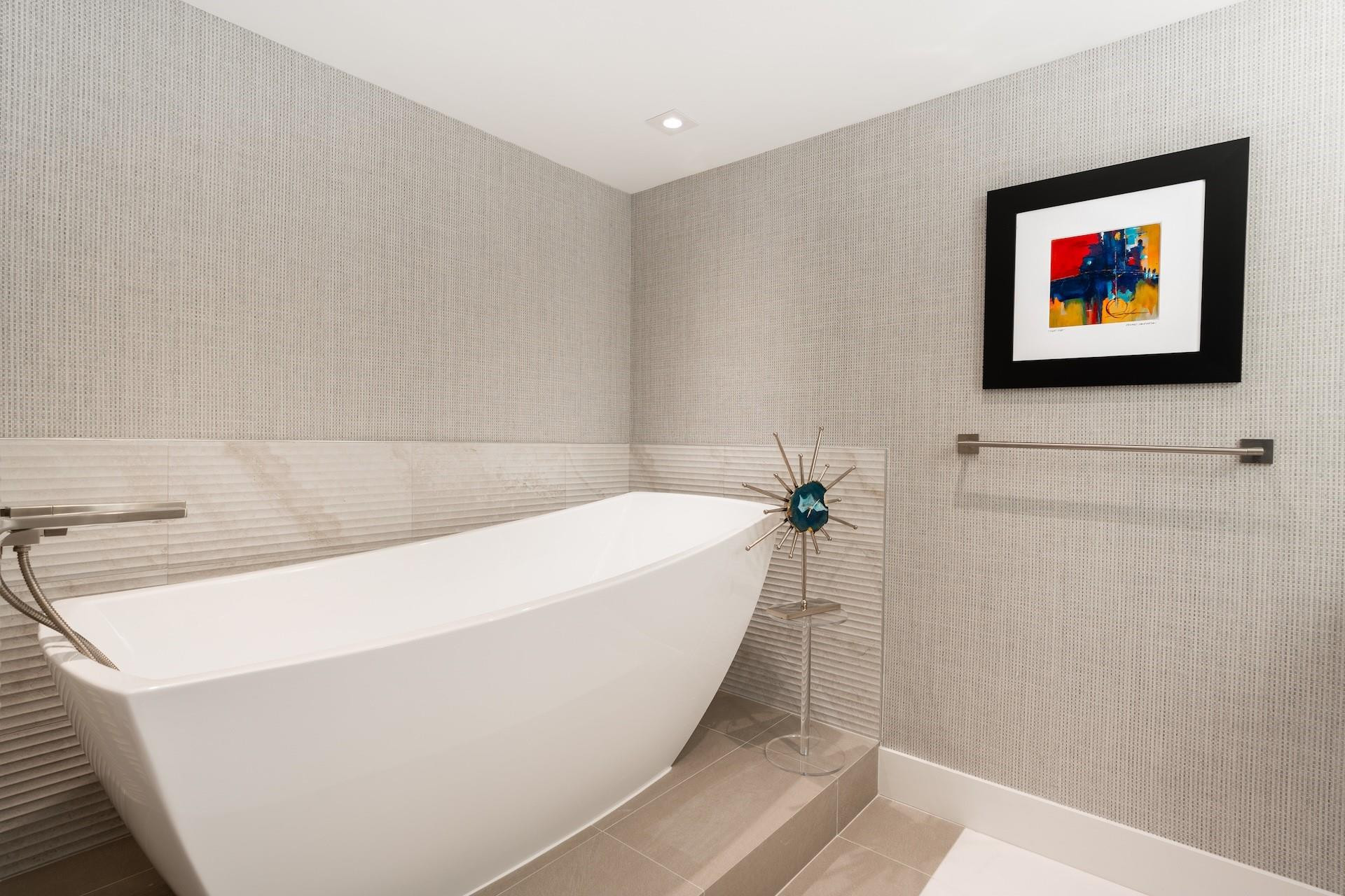 2100 S Ocean #2306 Fort Lauderdale, FL 33316