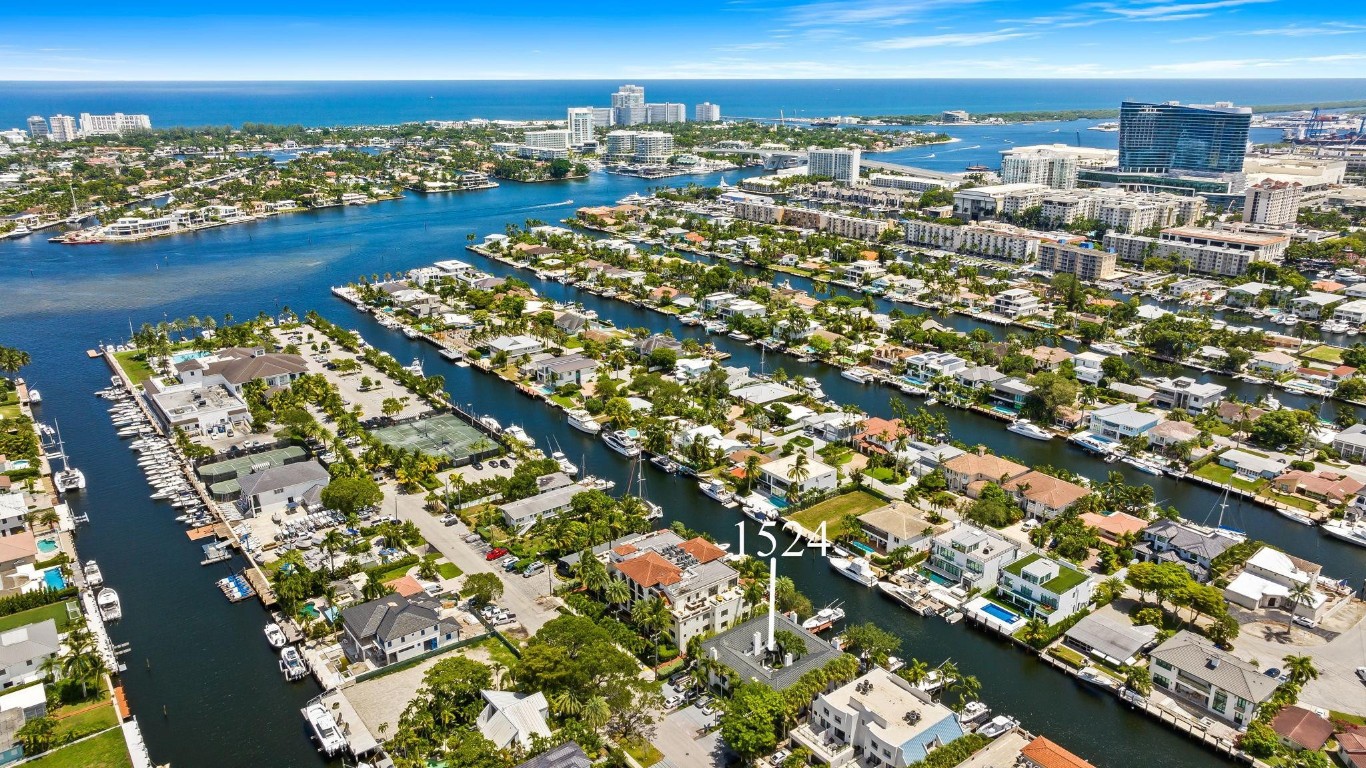 1524 SE 12th #1 Fort Lauderdale, FL 33316