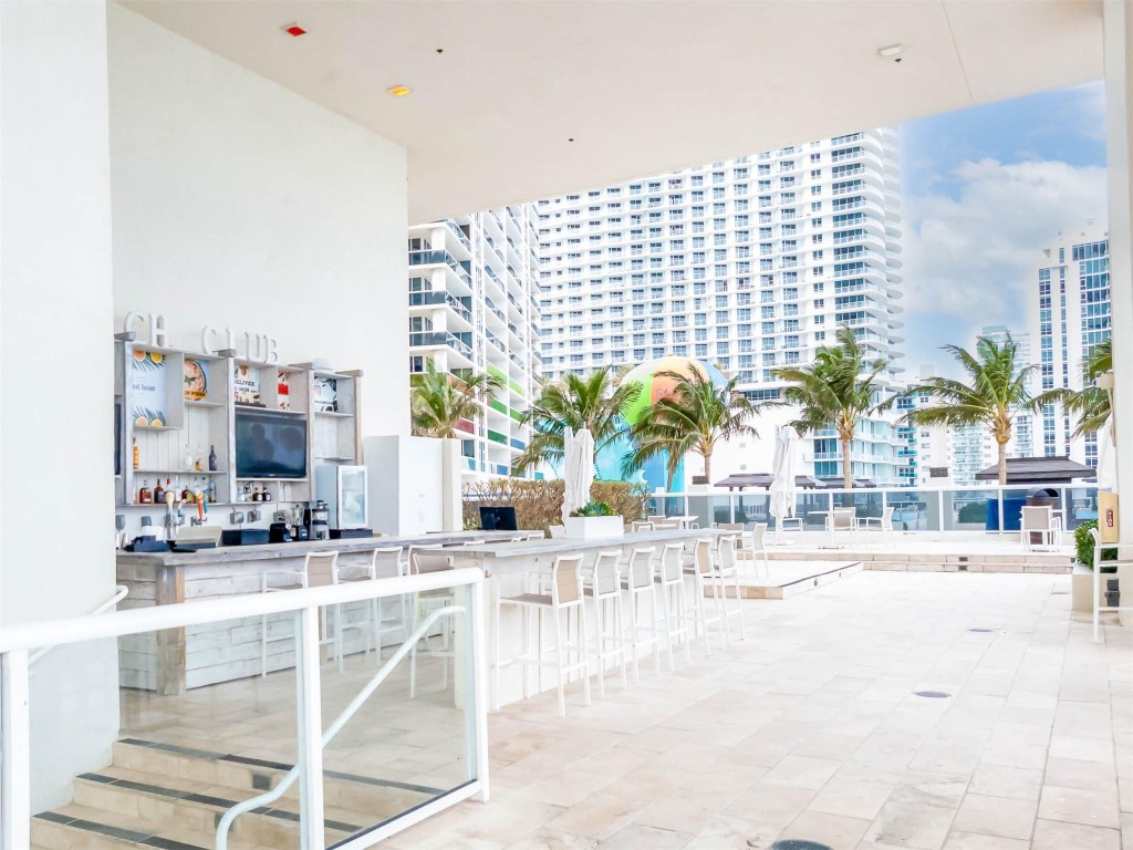 image Beach Club 216