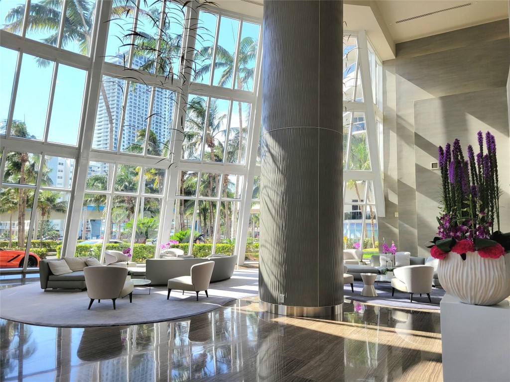 image Beach Club 222