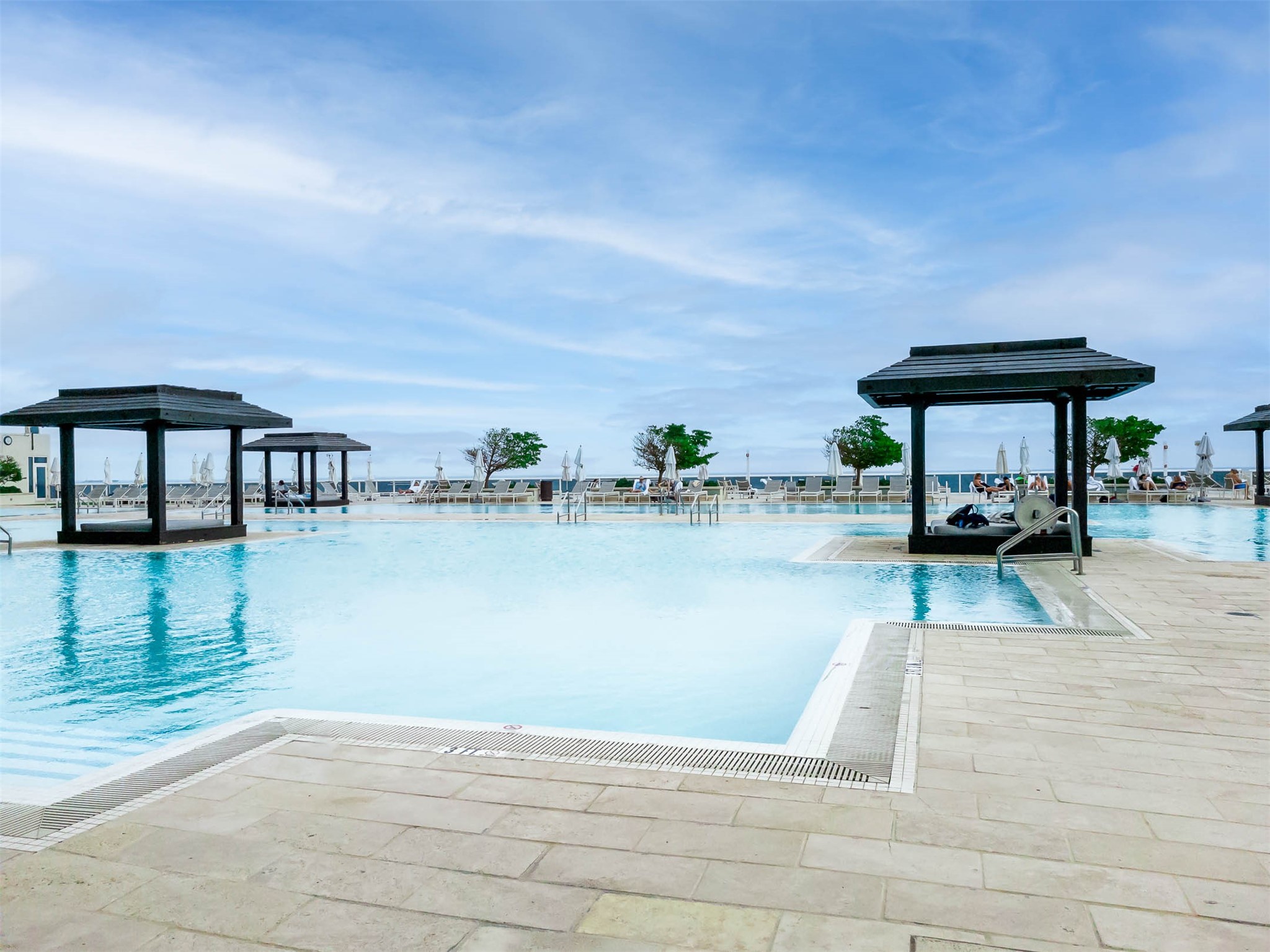 image Beach Club 240