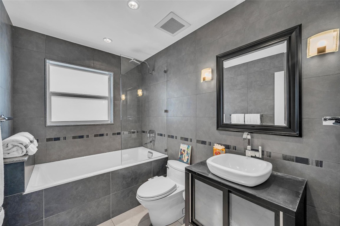 1722 NE 27th Wilton Manors, FL 33334