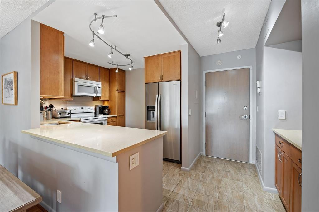 340 Sunset #401 Fort Lauderdale, FL 33301