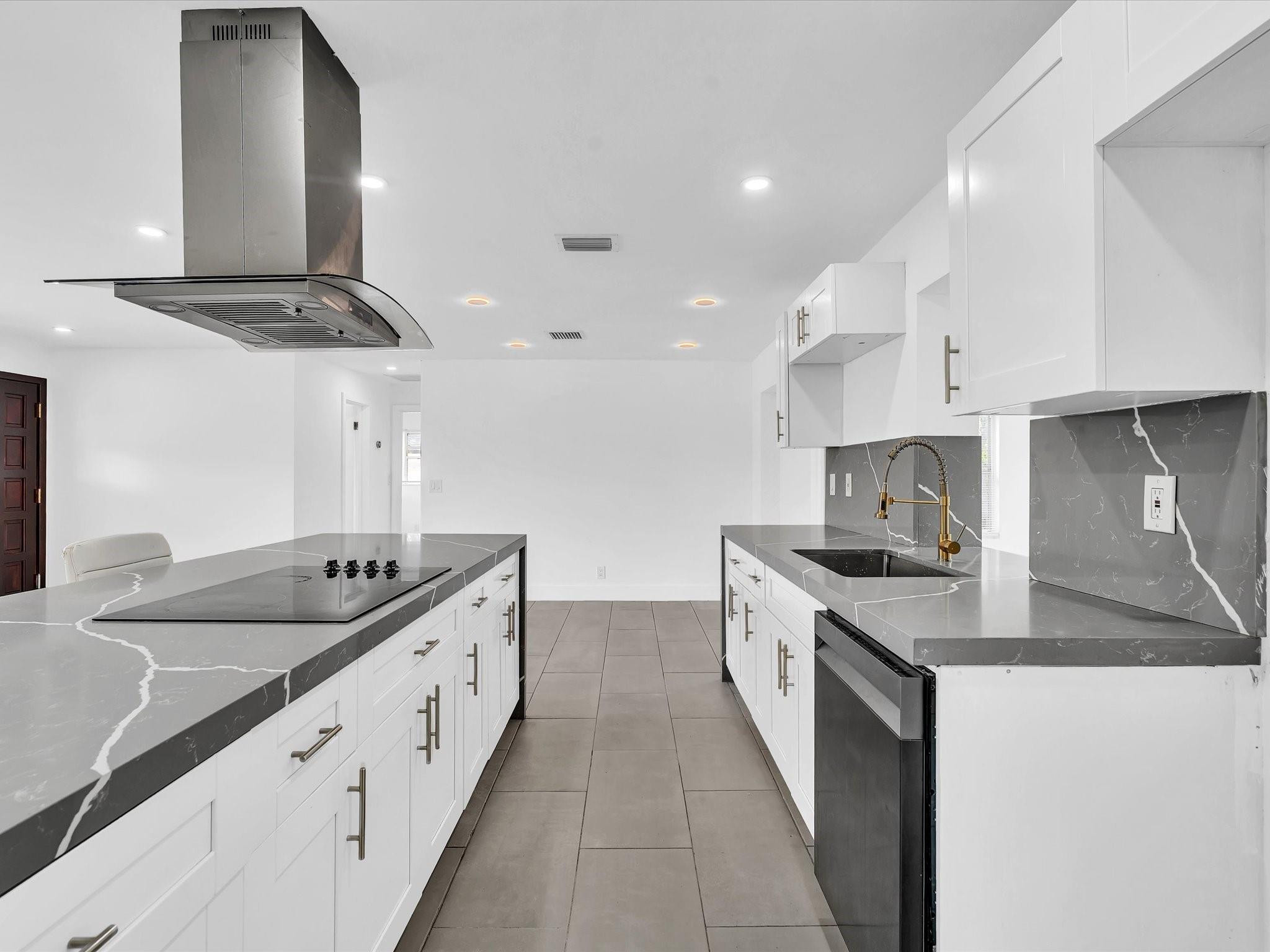 5710 SW 54th Davie, FL 33314