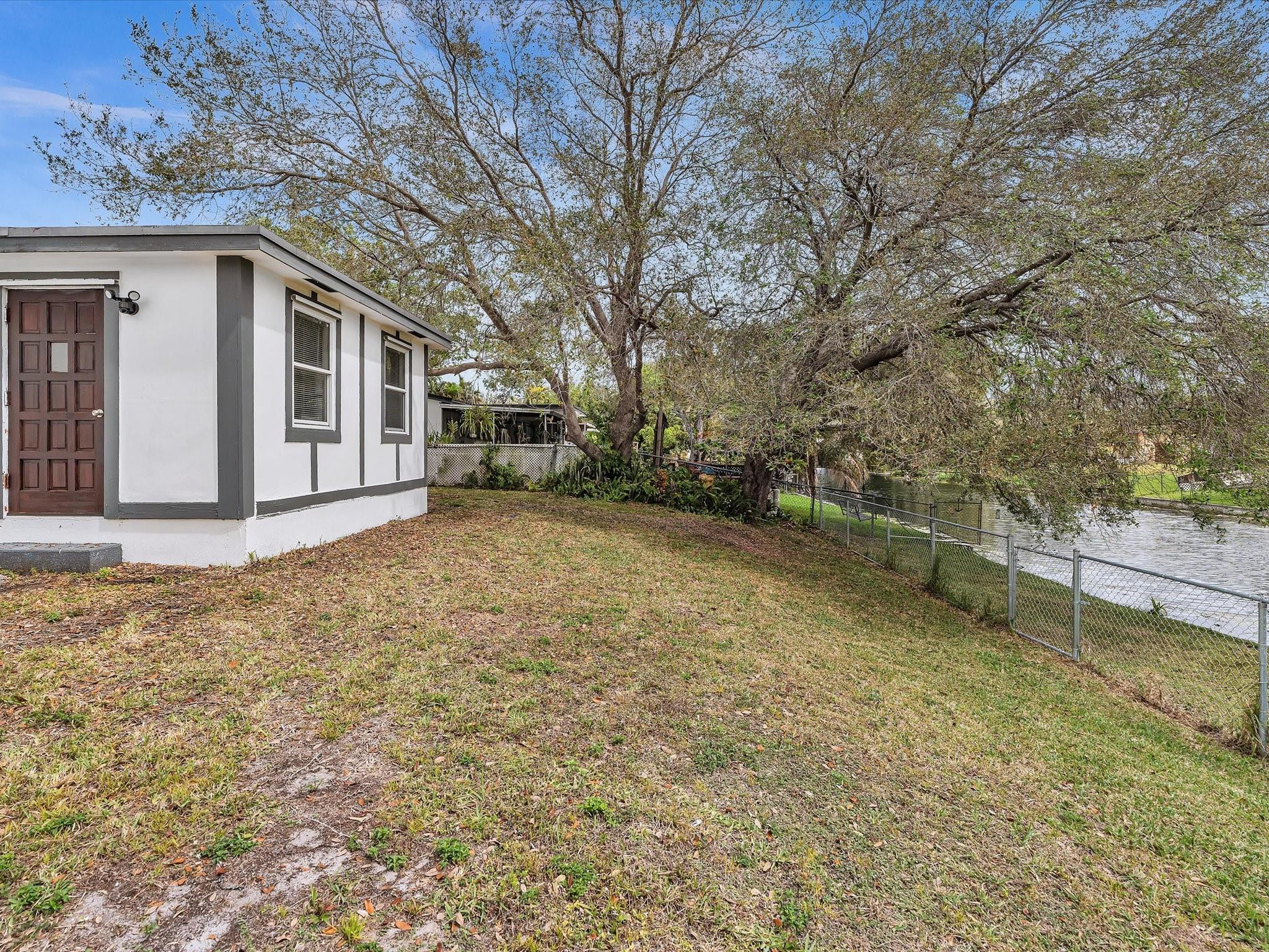 5710 SW 54th Davie, FL 33314