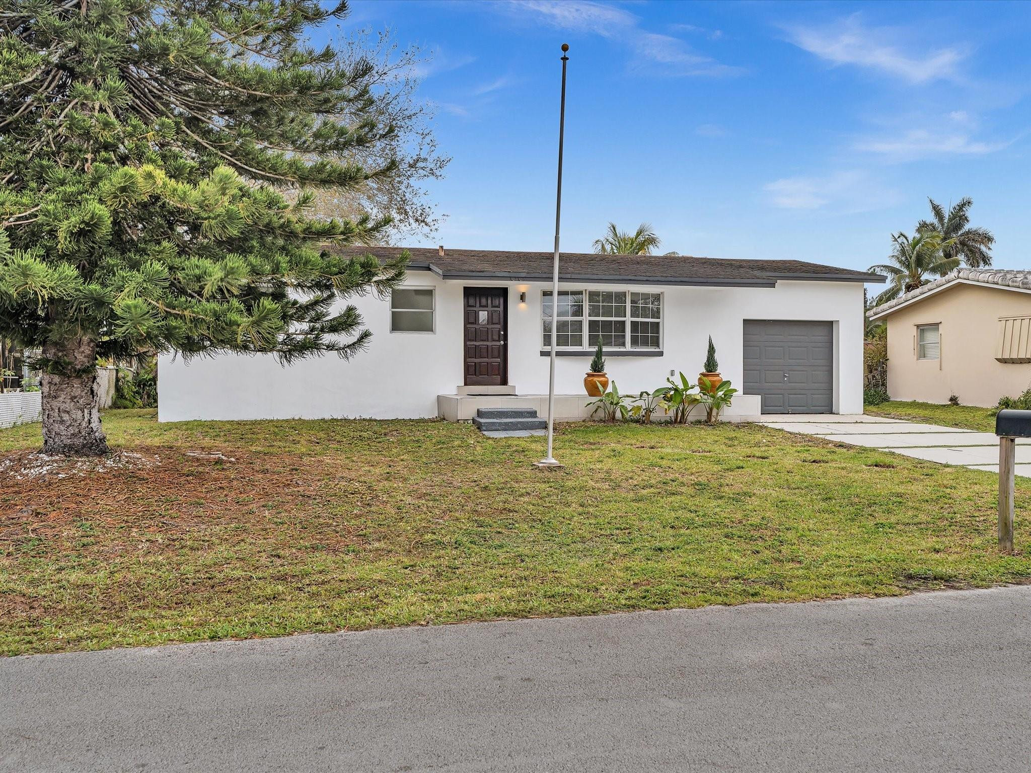 5710 SW 54th Davie, FL 33314