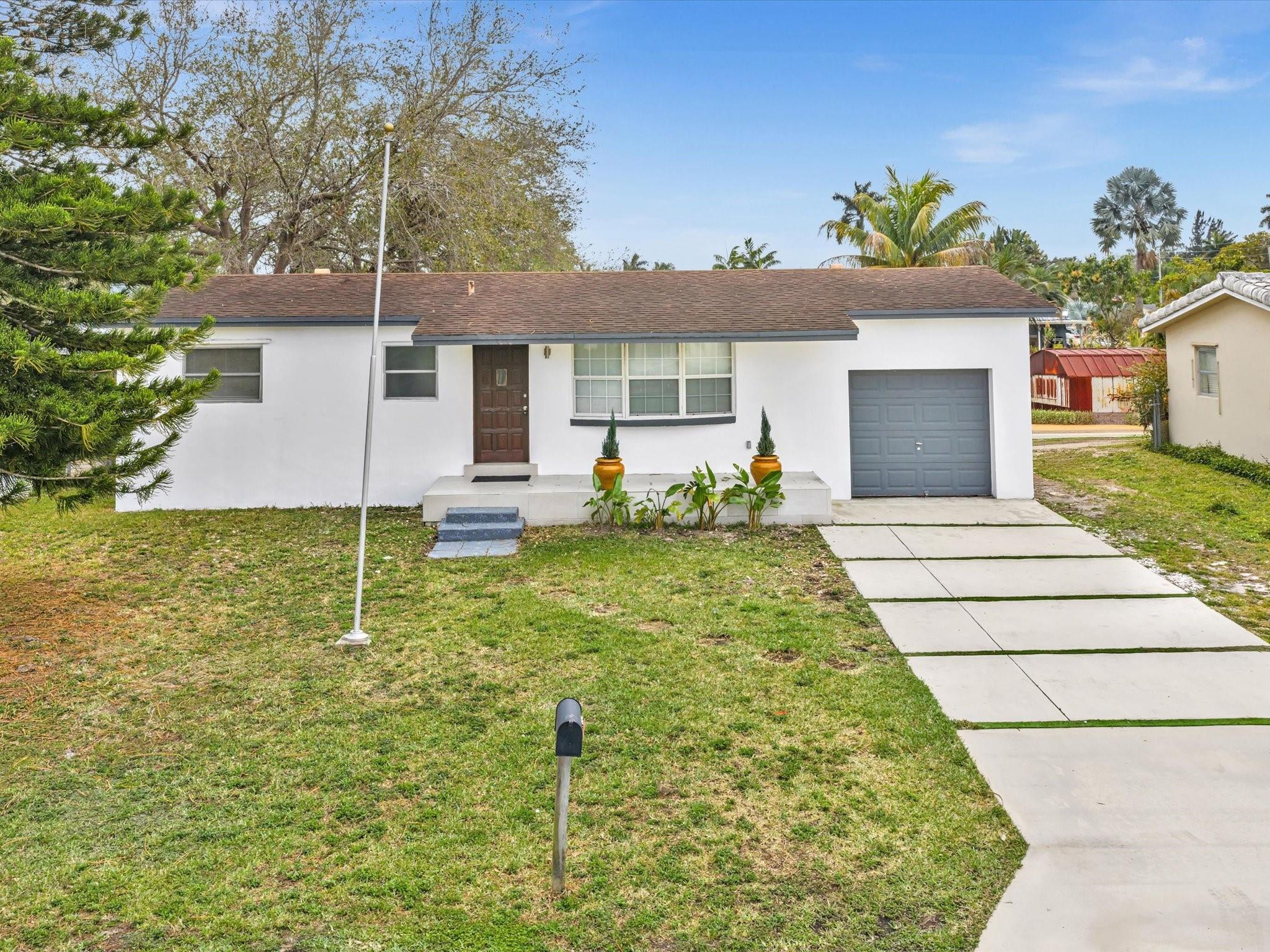 5710 SW 54th Davie, FL 33314