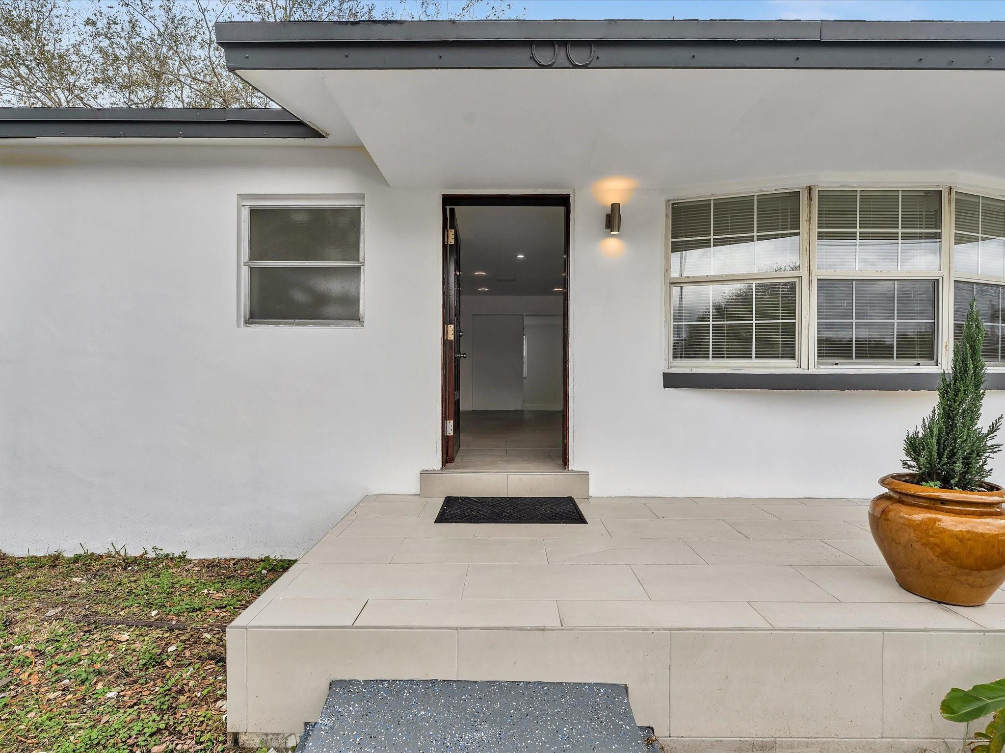 5710 SW 54th Davie, FL 33314