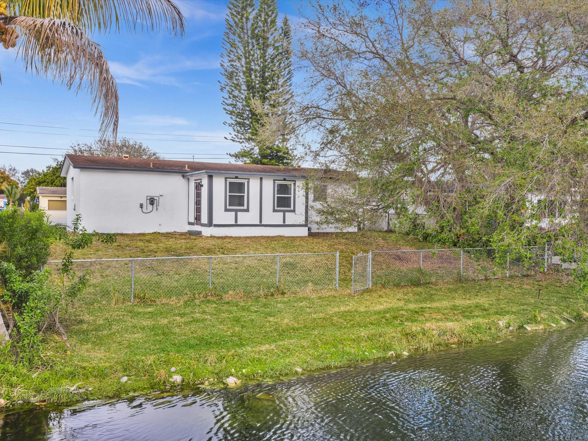 5710 SW 54th Davie, FL 33314