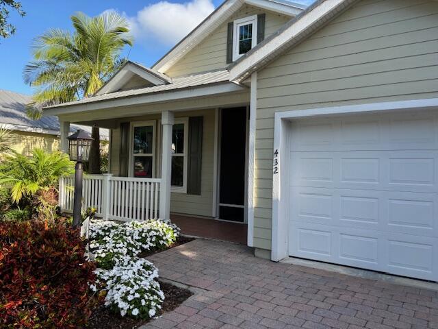 432 NE Leaping Frog Way