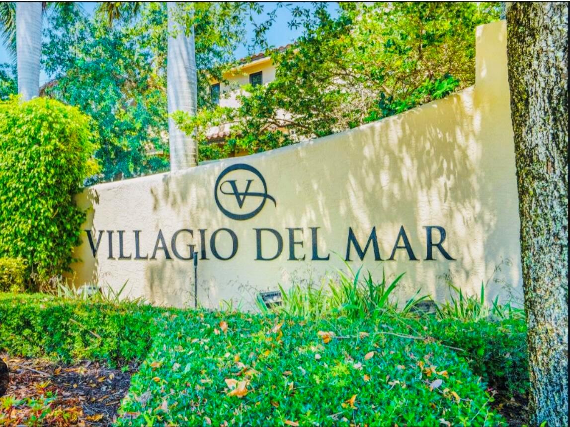120 Via Villagio