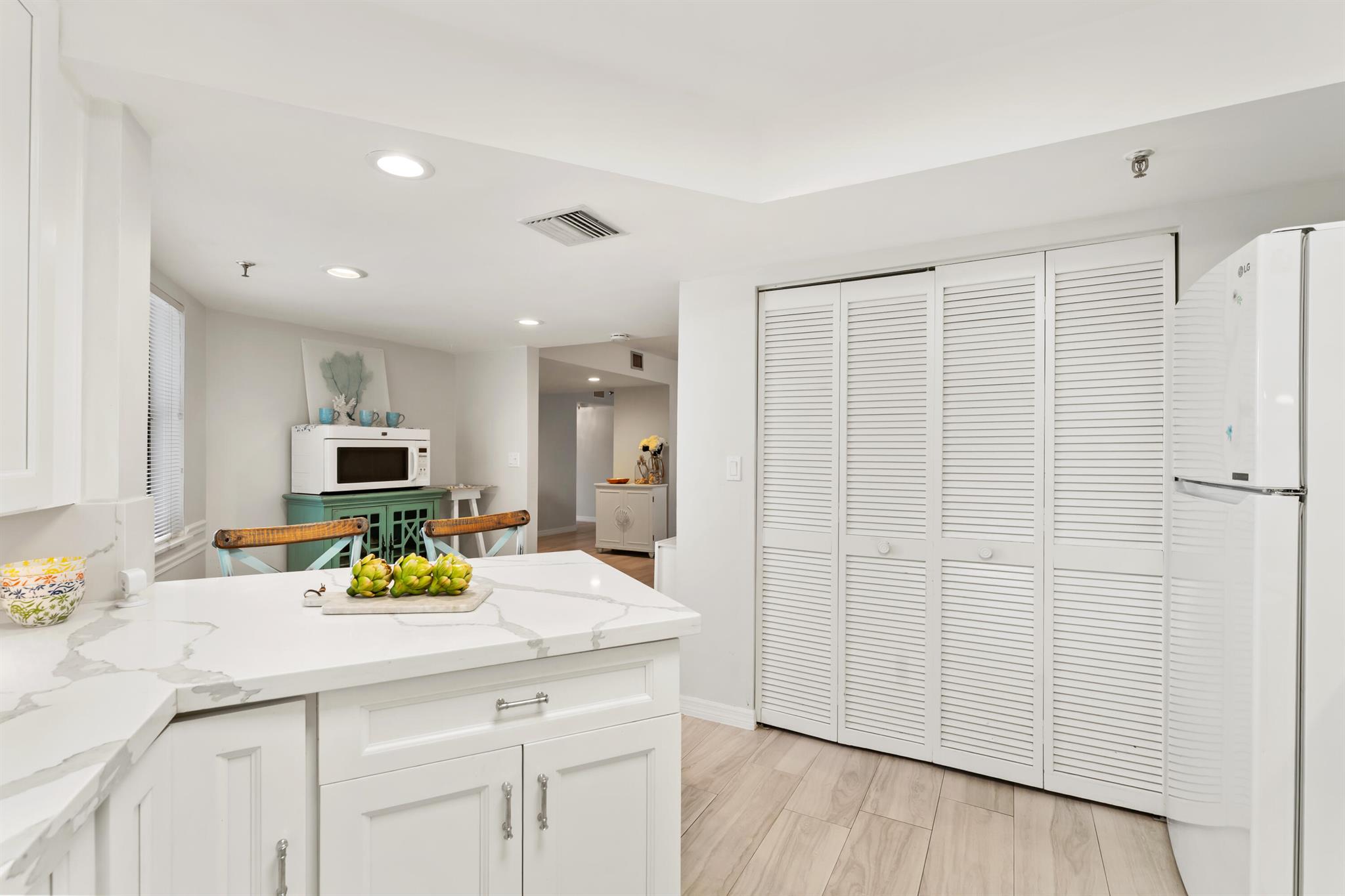 19800 Sandpointe Bay Dr #407 Tequesta, FL 33469