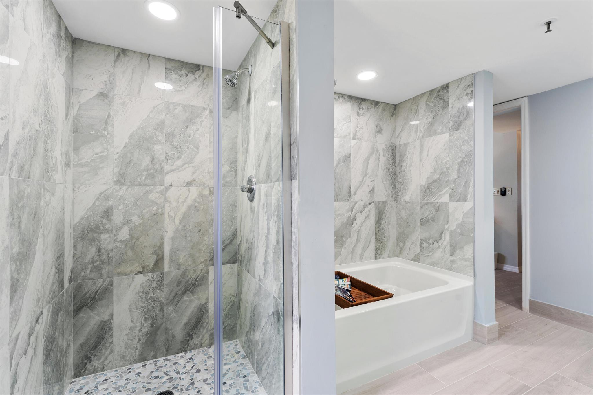 19800 Sandpointe Bay Dr #407 Tequesta, FL 33469