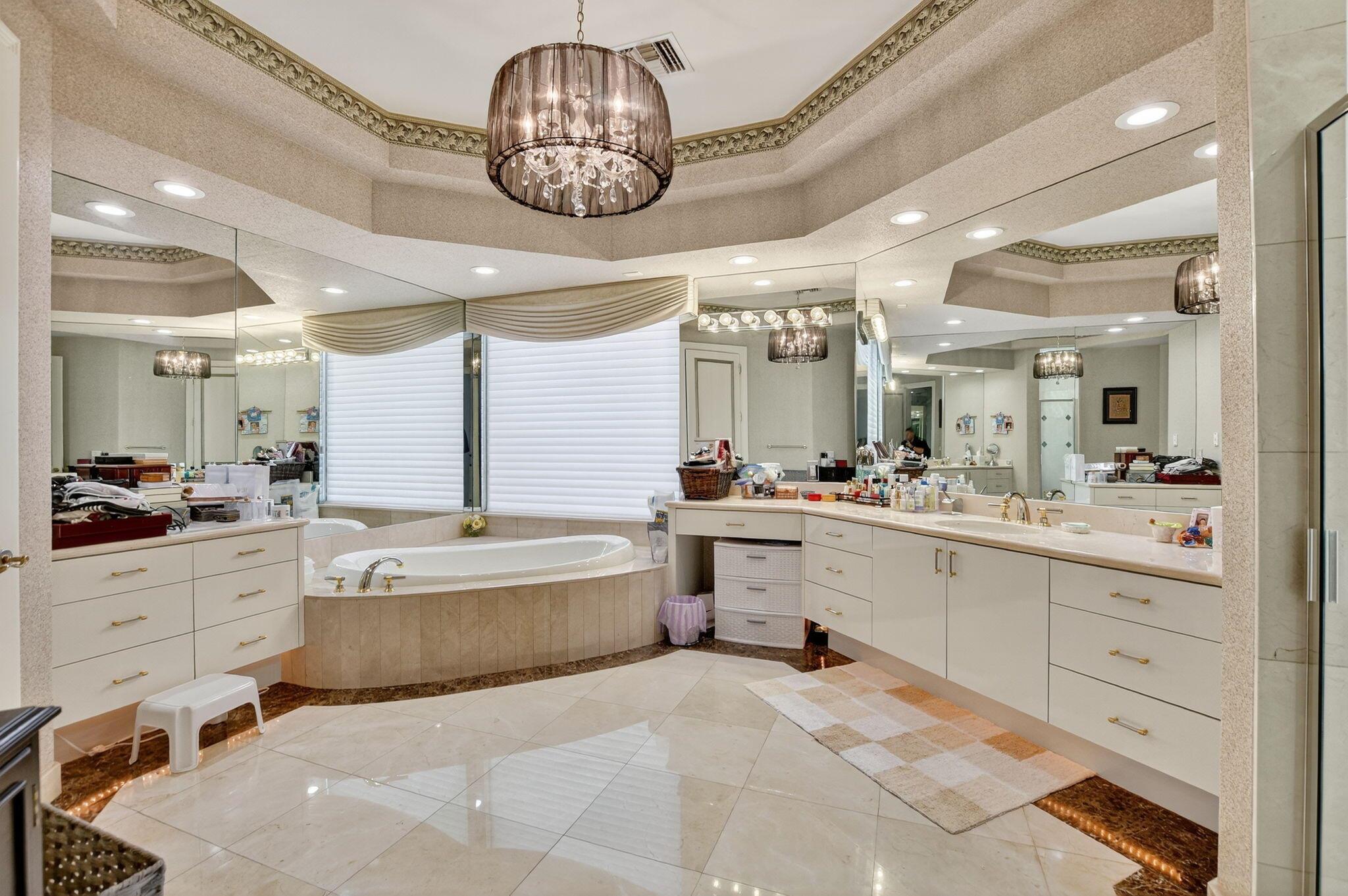 6981 Lions Head Ln Boca Raton, FL 33496