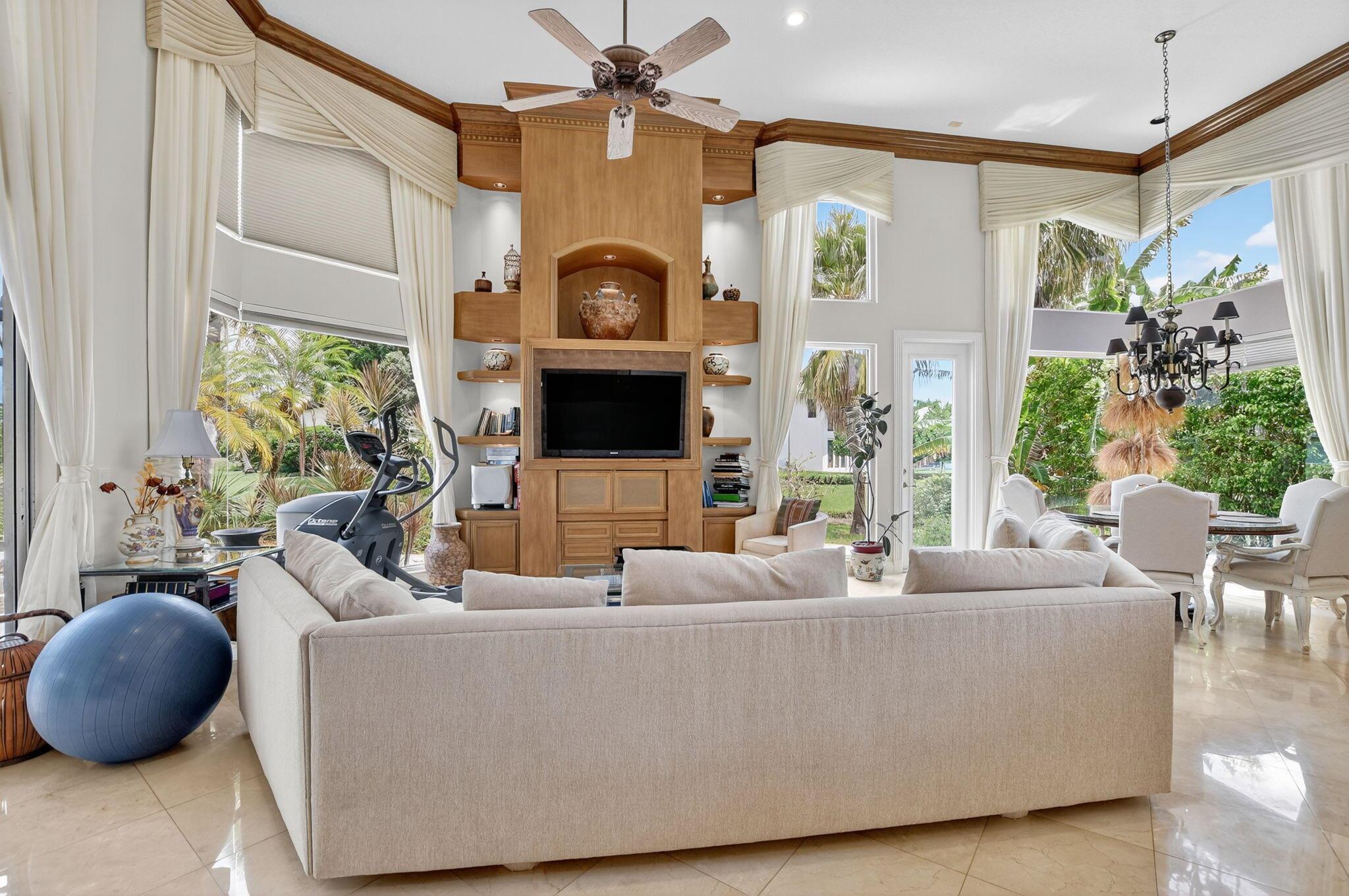 6981 Lions Head Ln Boca Raton, FL 33496