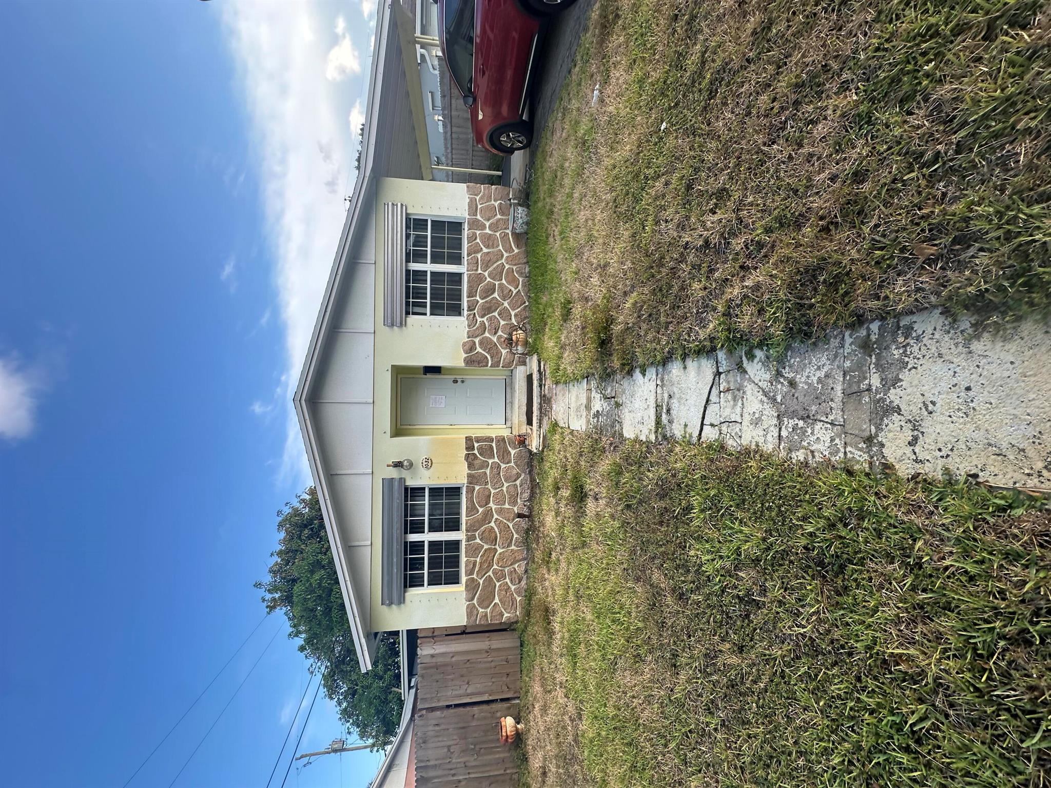 1032 Park Cir