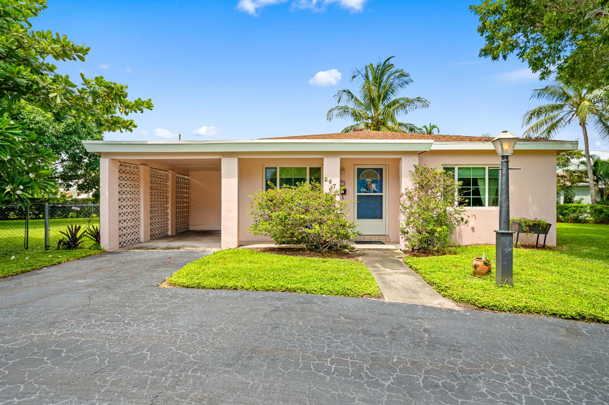 267 NE 15th St