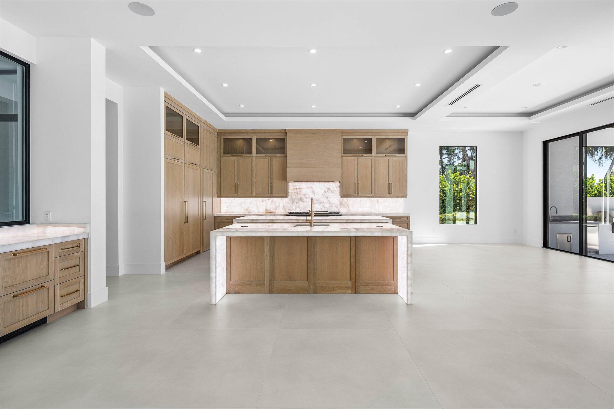 88 W Riverside Dr Jupiter, FL 33469