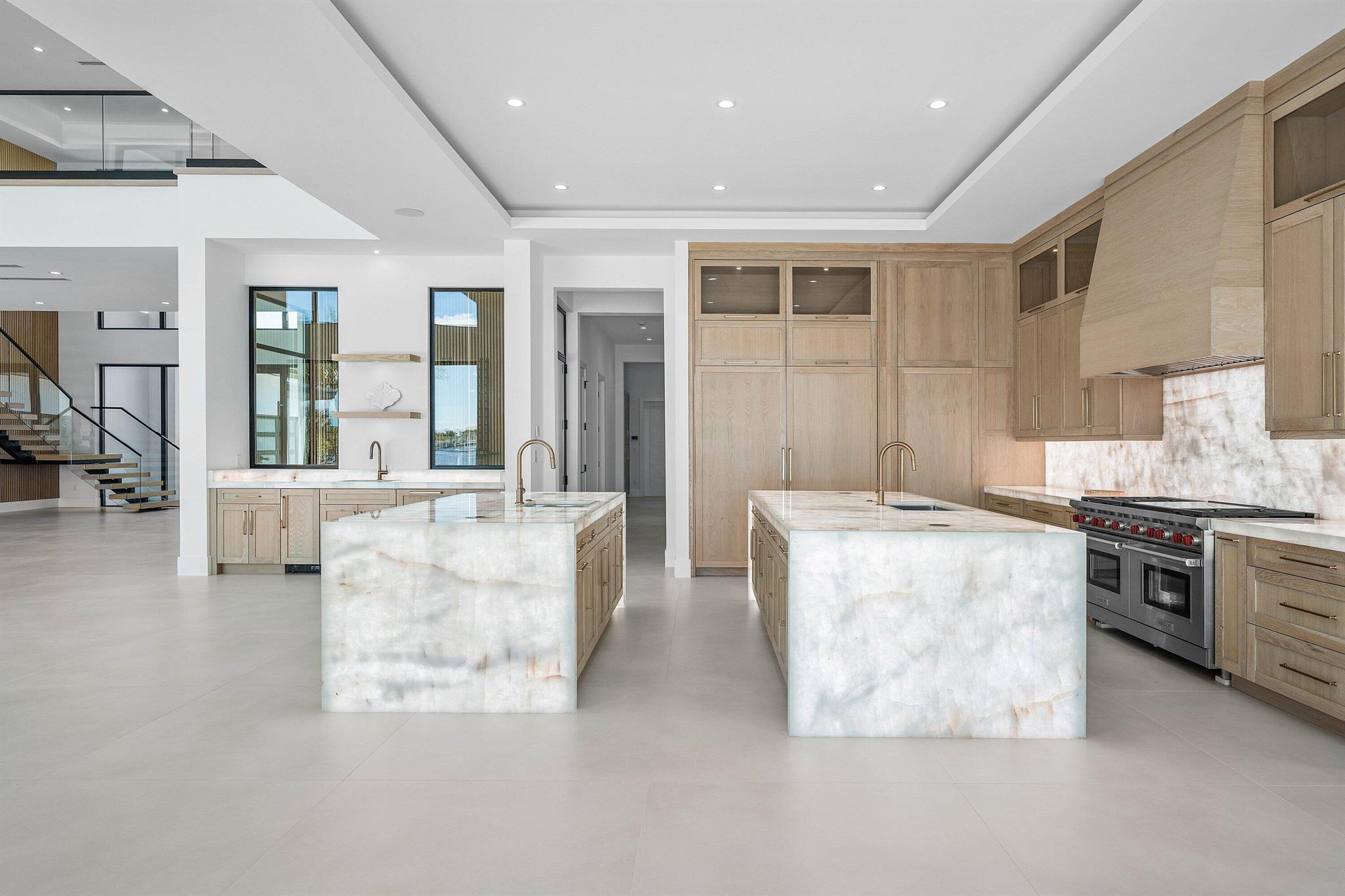 88 W Riverside Dr Jupiter, FL 33469