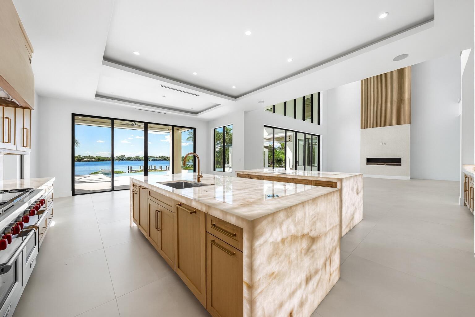 88 W Riverside Dr Jupiter, FL 33469