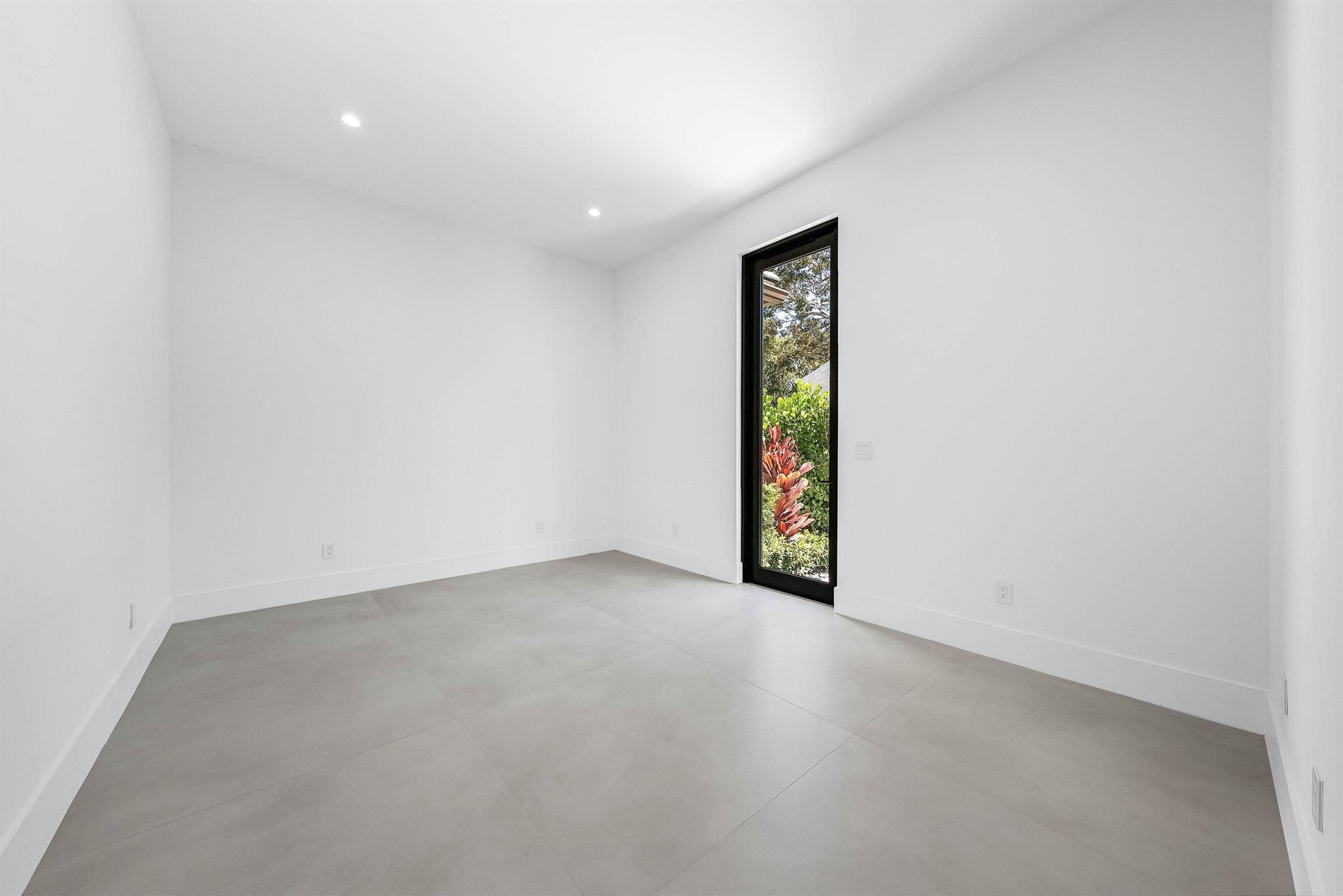 88 W Riverside Dr Jupiter, FL 33469