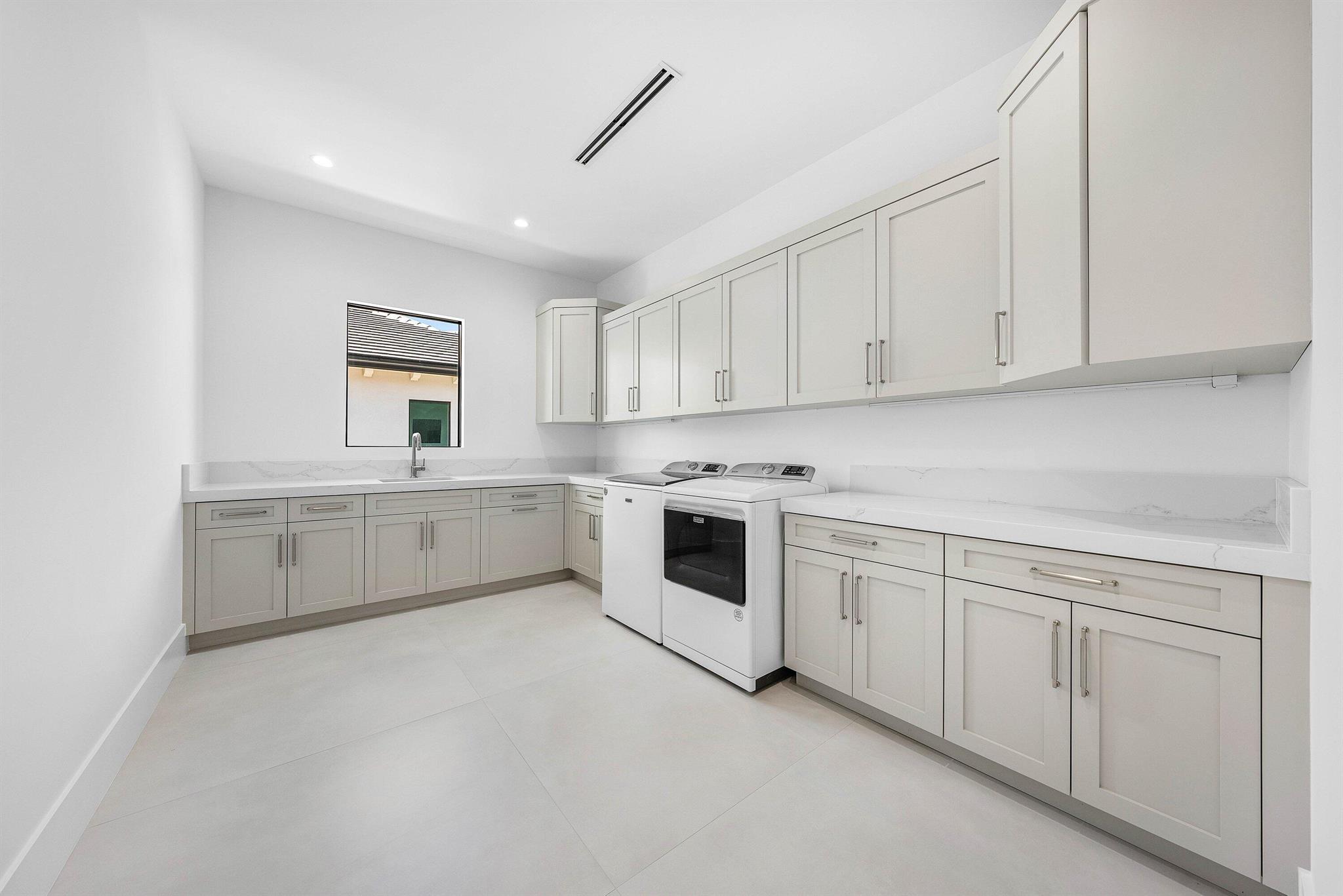 88 W Riverside Dr Jupiter, FL 33469