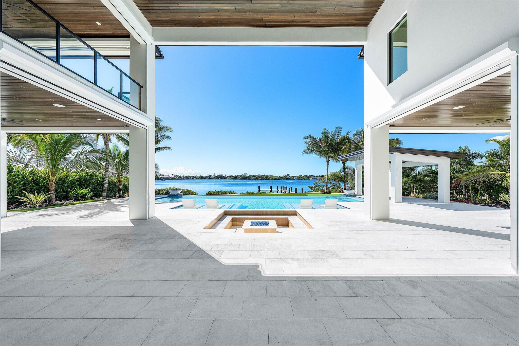 88 W Riverside Dr Jupiter, FL 33469