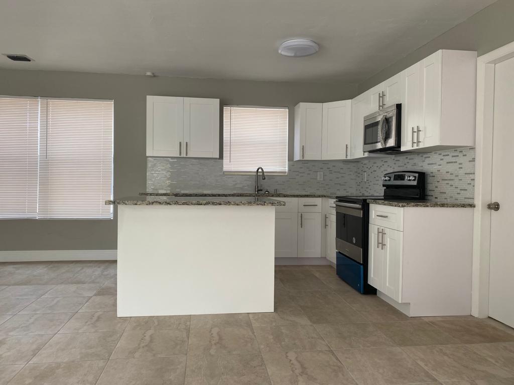 200 NE 43rd St