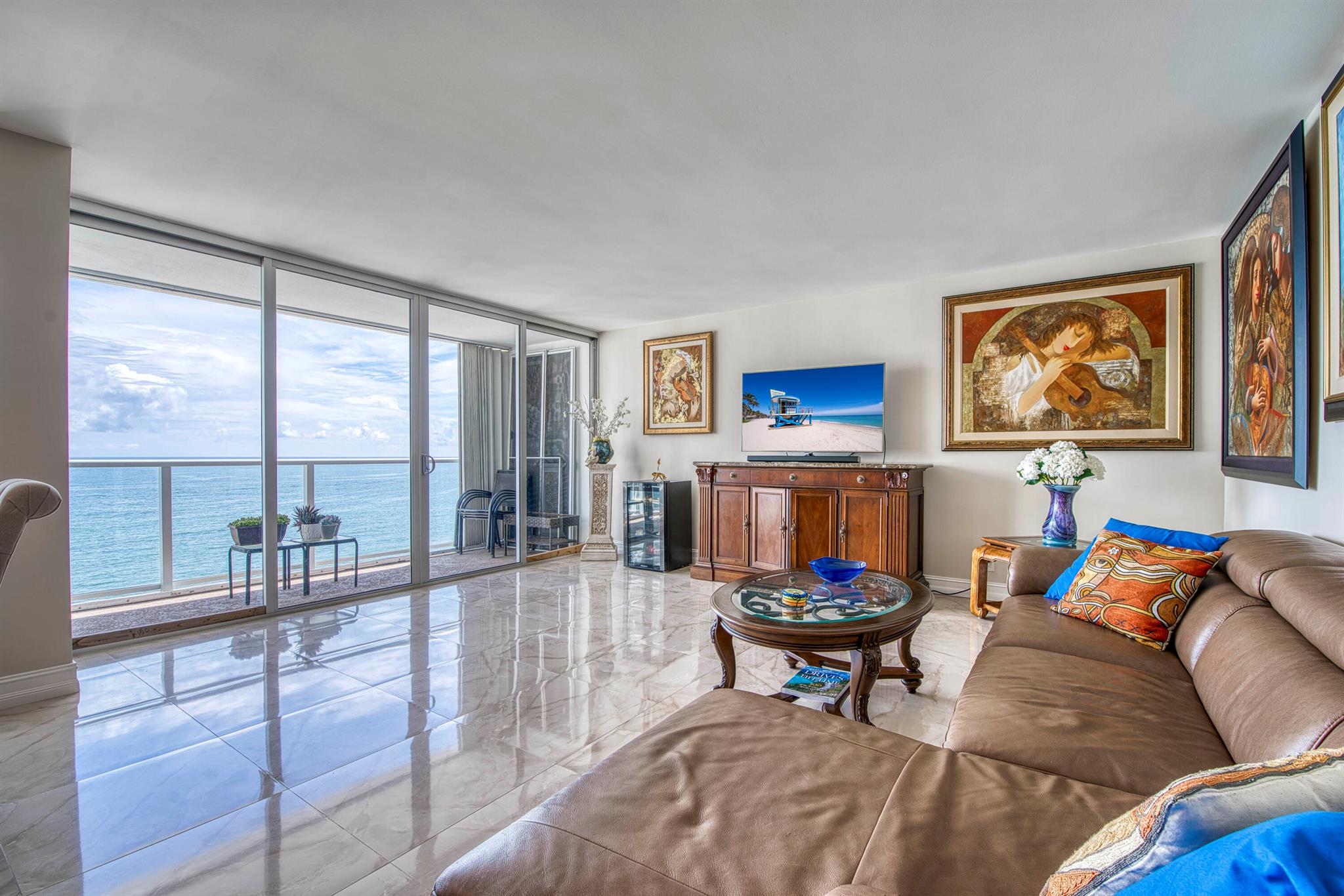 4300 N Ocean Blvd #15c