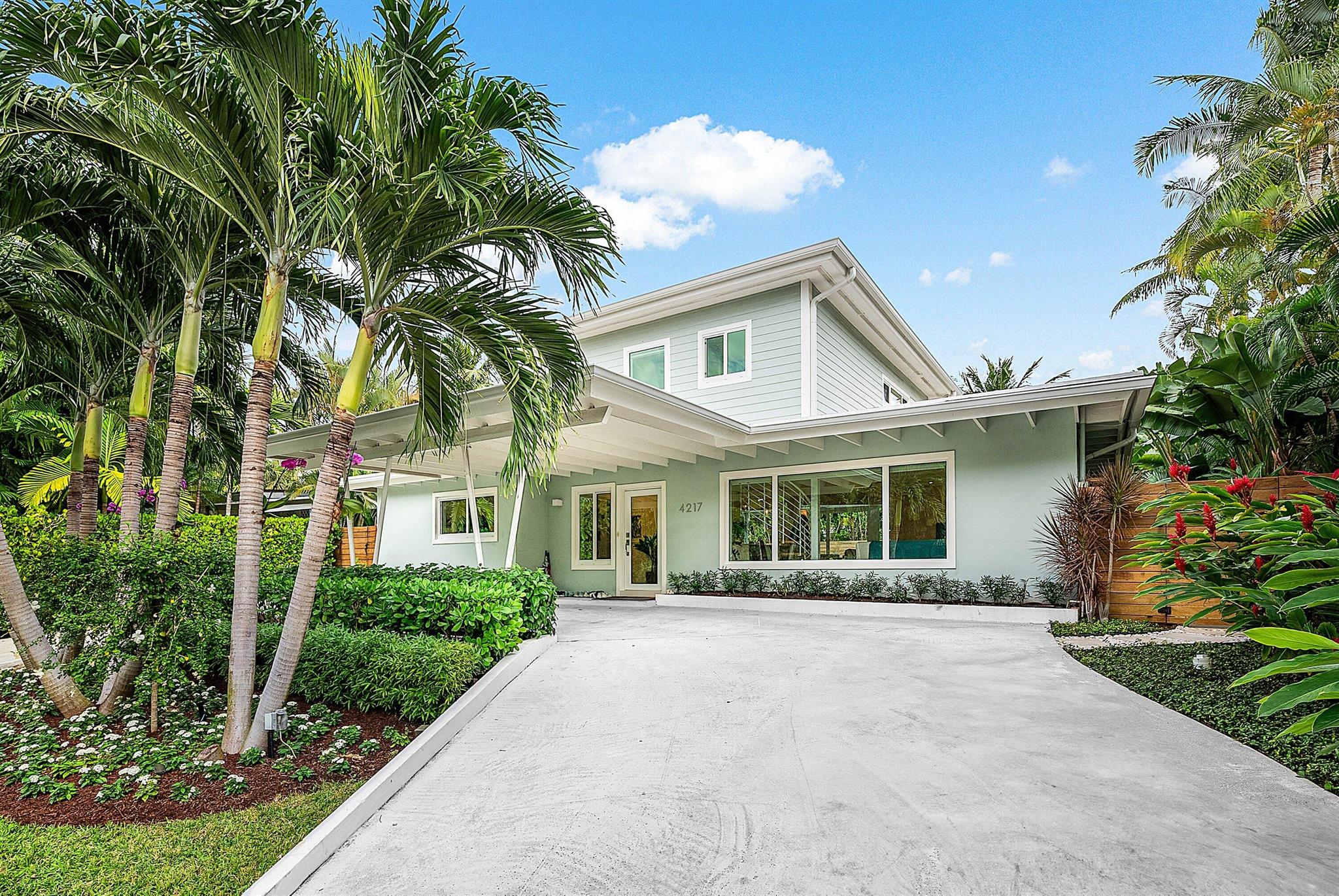 4217 N County Rd Gulfstream, FL 33483