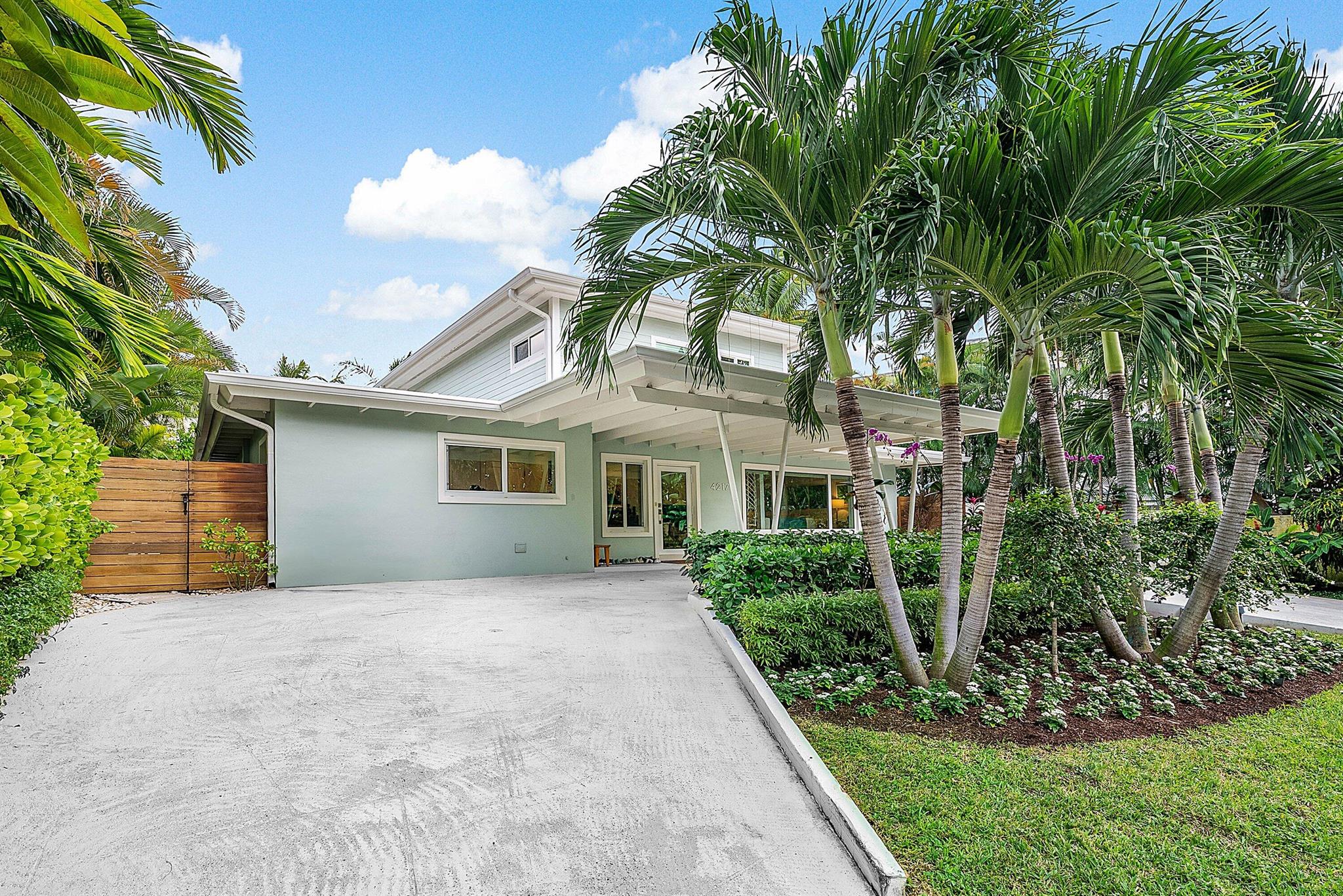 4217 N County Rd Gulfstream, FL 33483