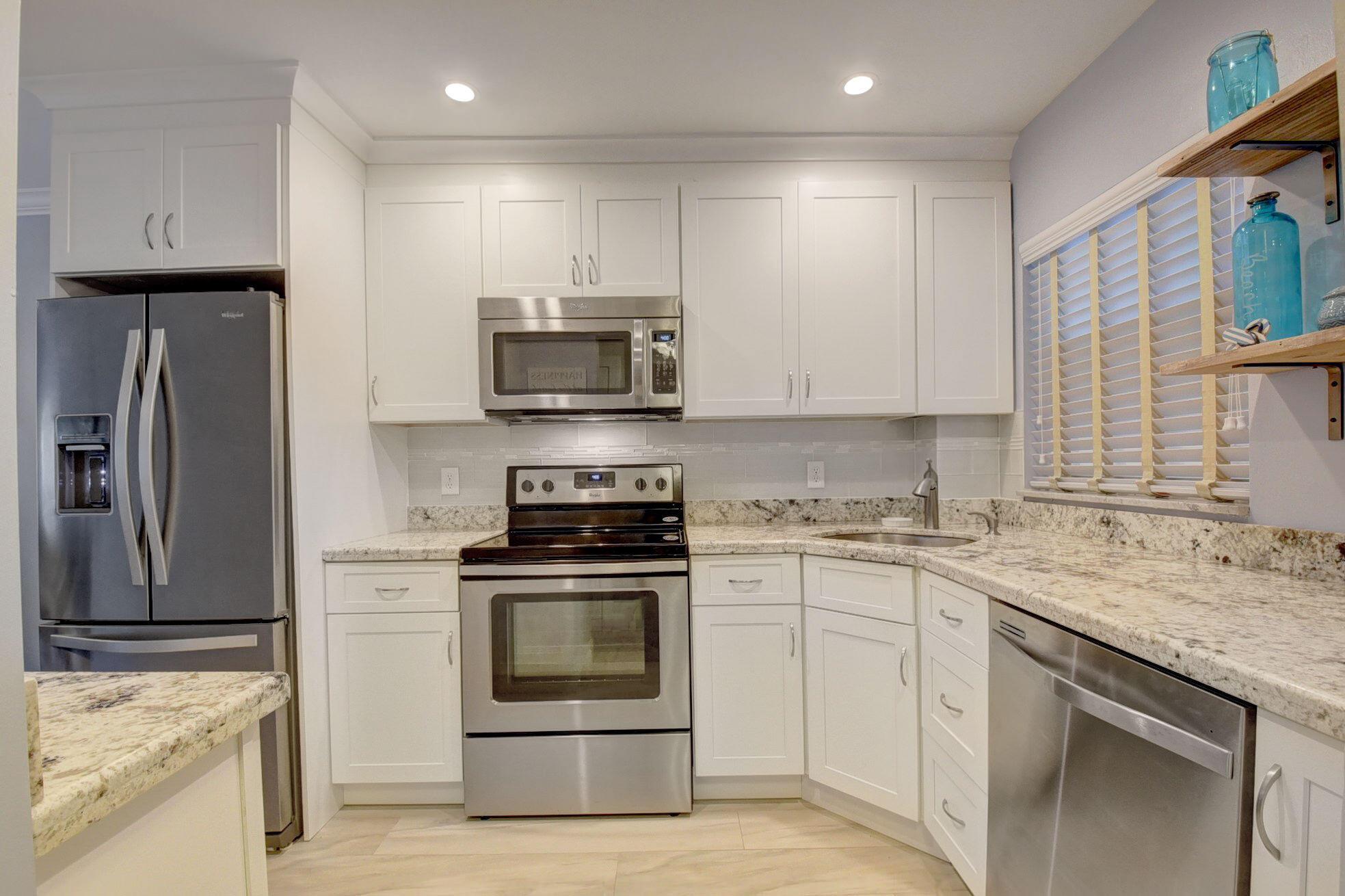 650 Snug Hbr Dr #G307