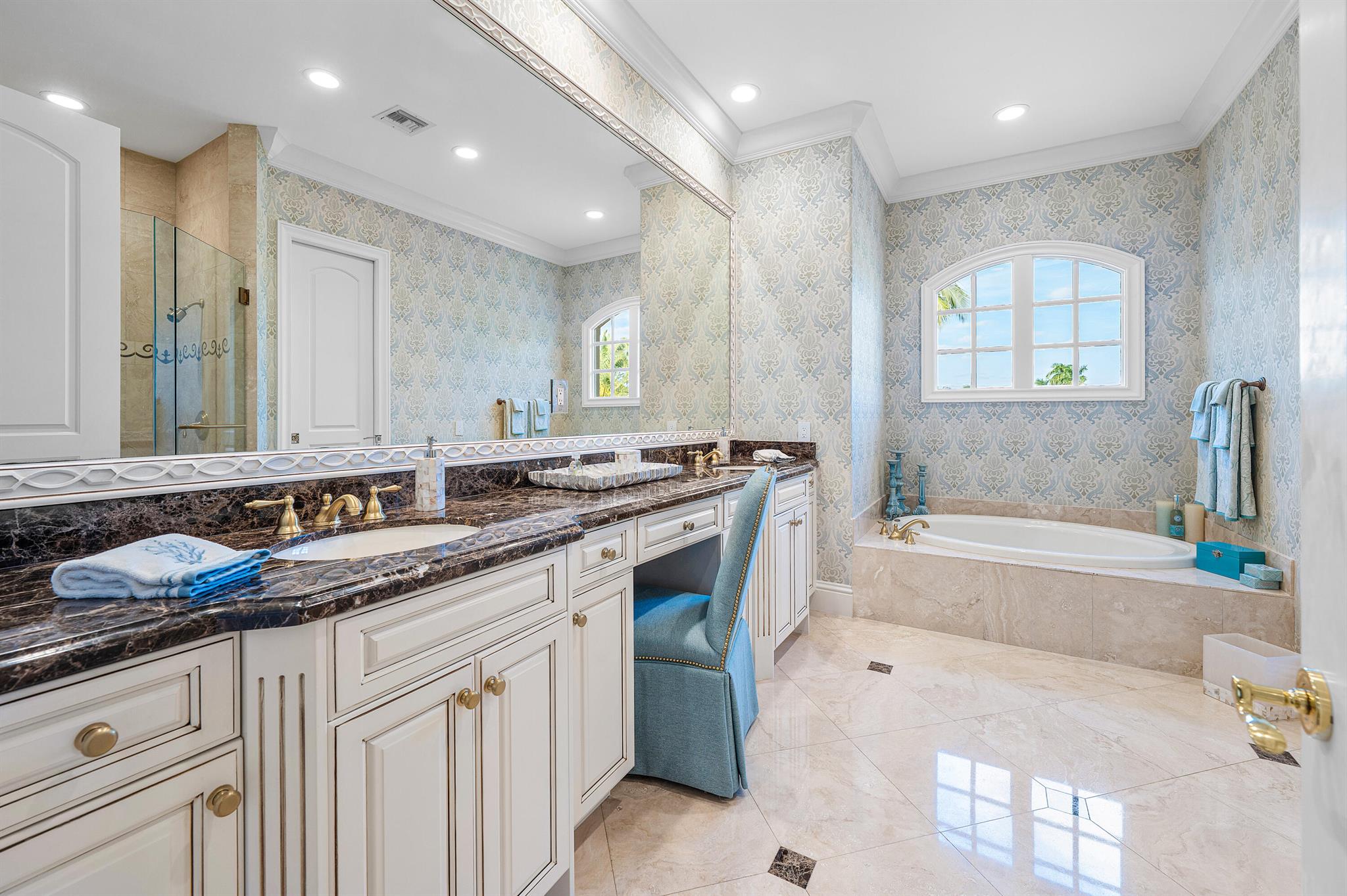 252 S Maya Palm Dr Boca Raton, FL 33432