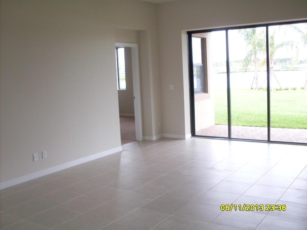 10538 Prato St Wellington, FL 33414